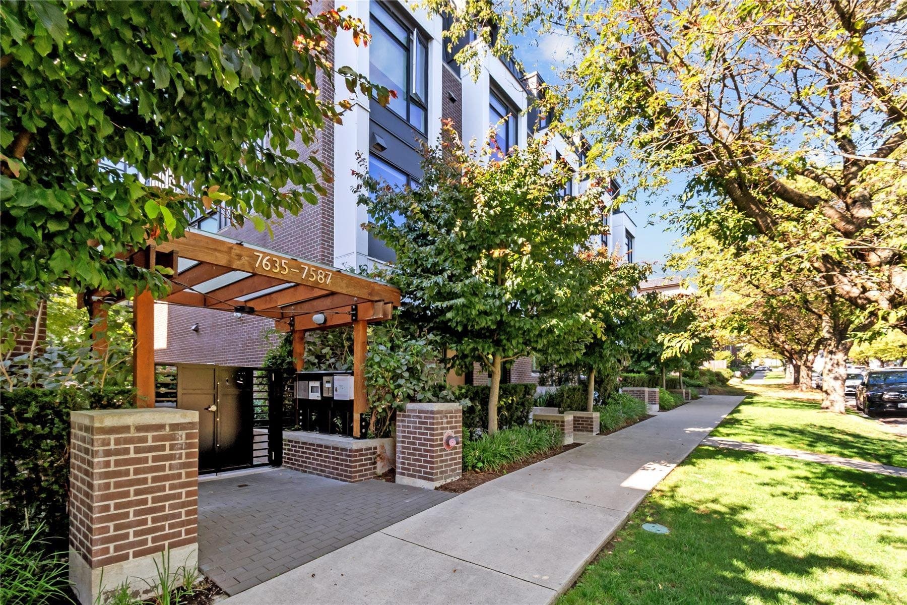 7597 Yukon Street, Vancouver