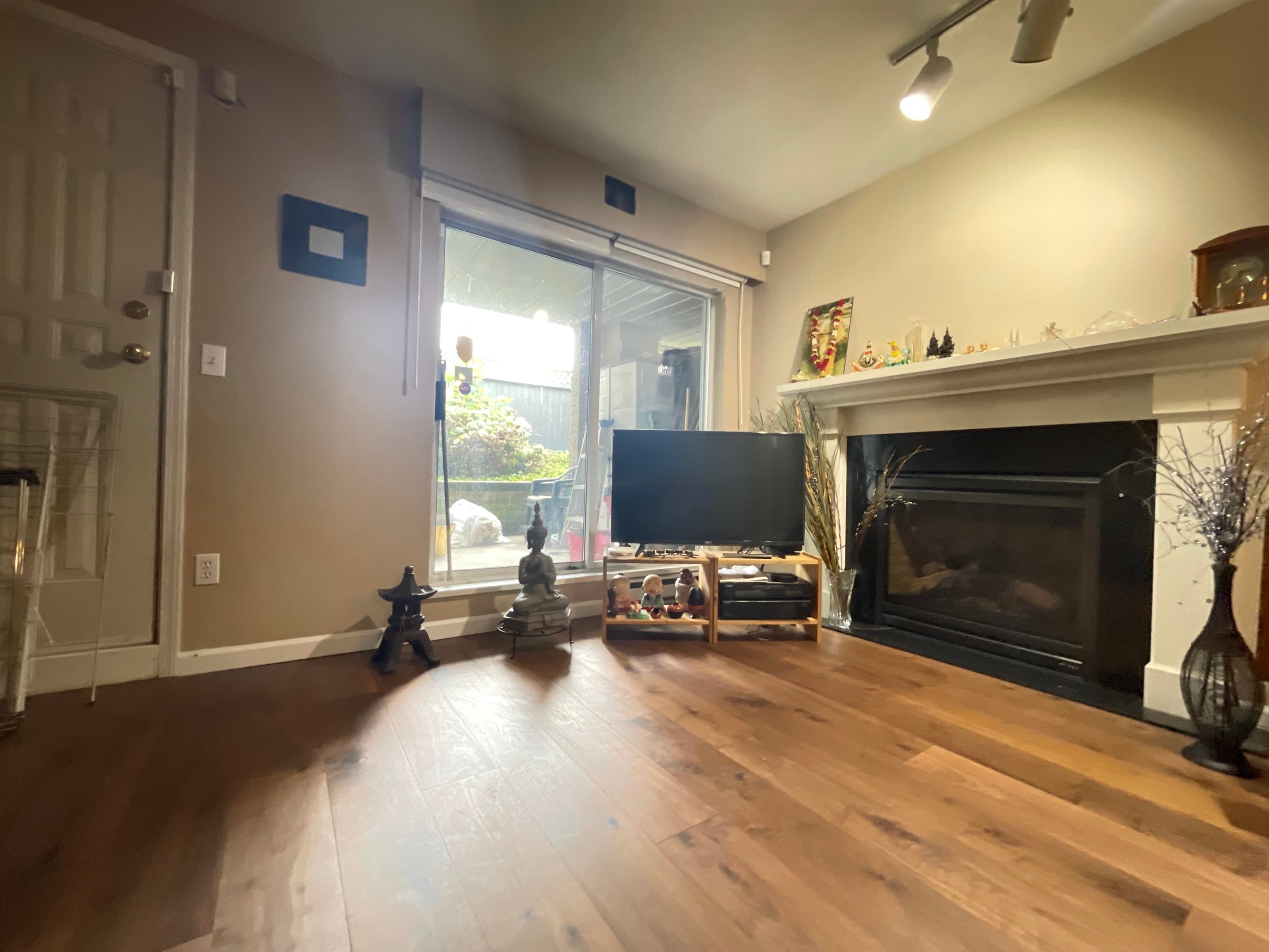 10x - 3683 Wellington Avenue, Vancouver, V5R 4Z5 — photo 2