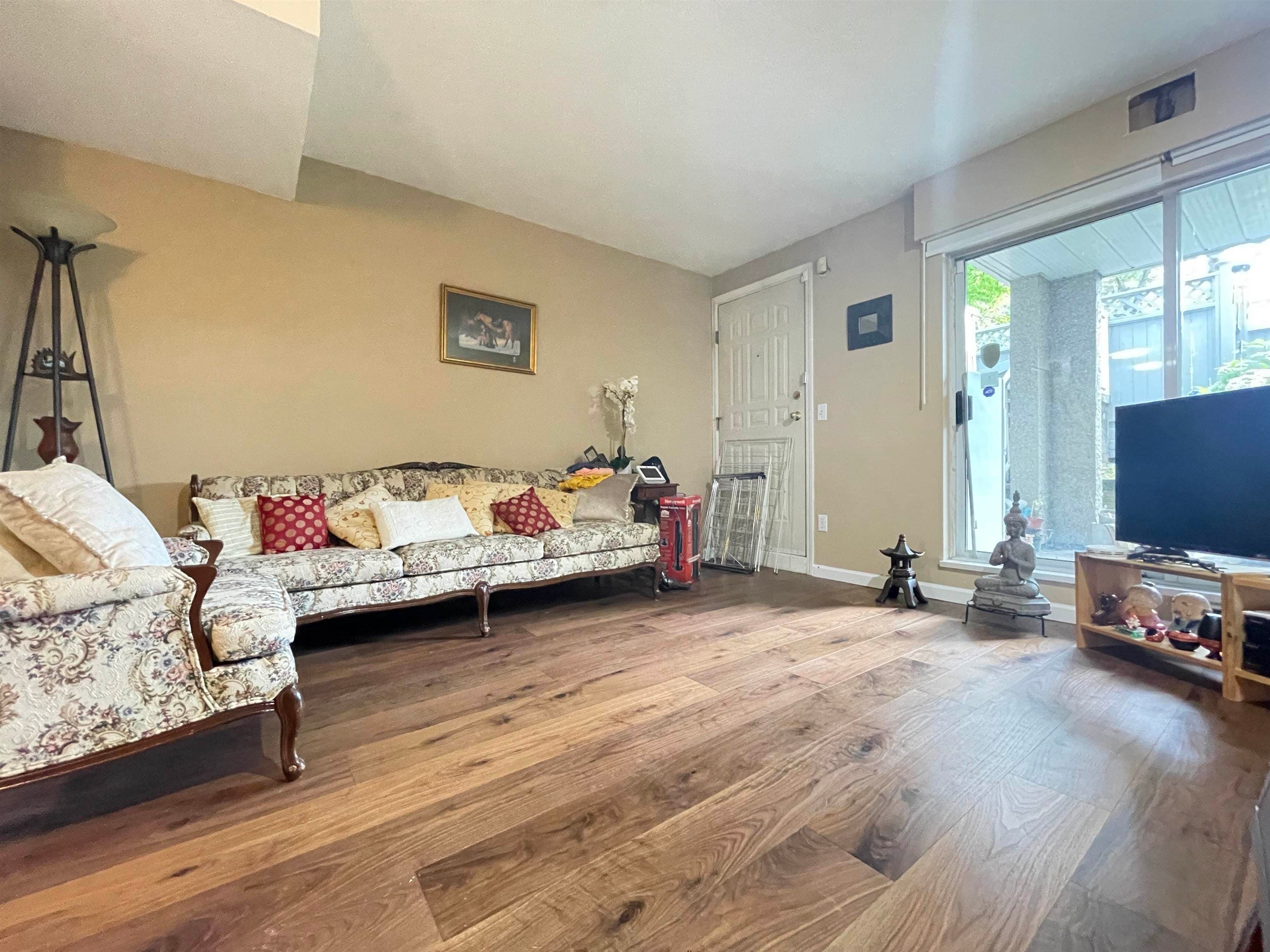 10x - 3683 Wellington Avenue, Vancouver, V5R 4Z5 — photo 3
