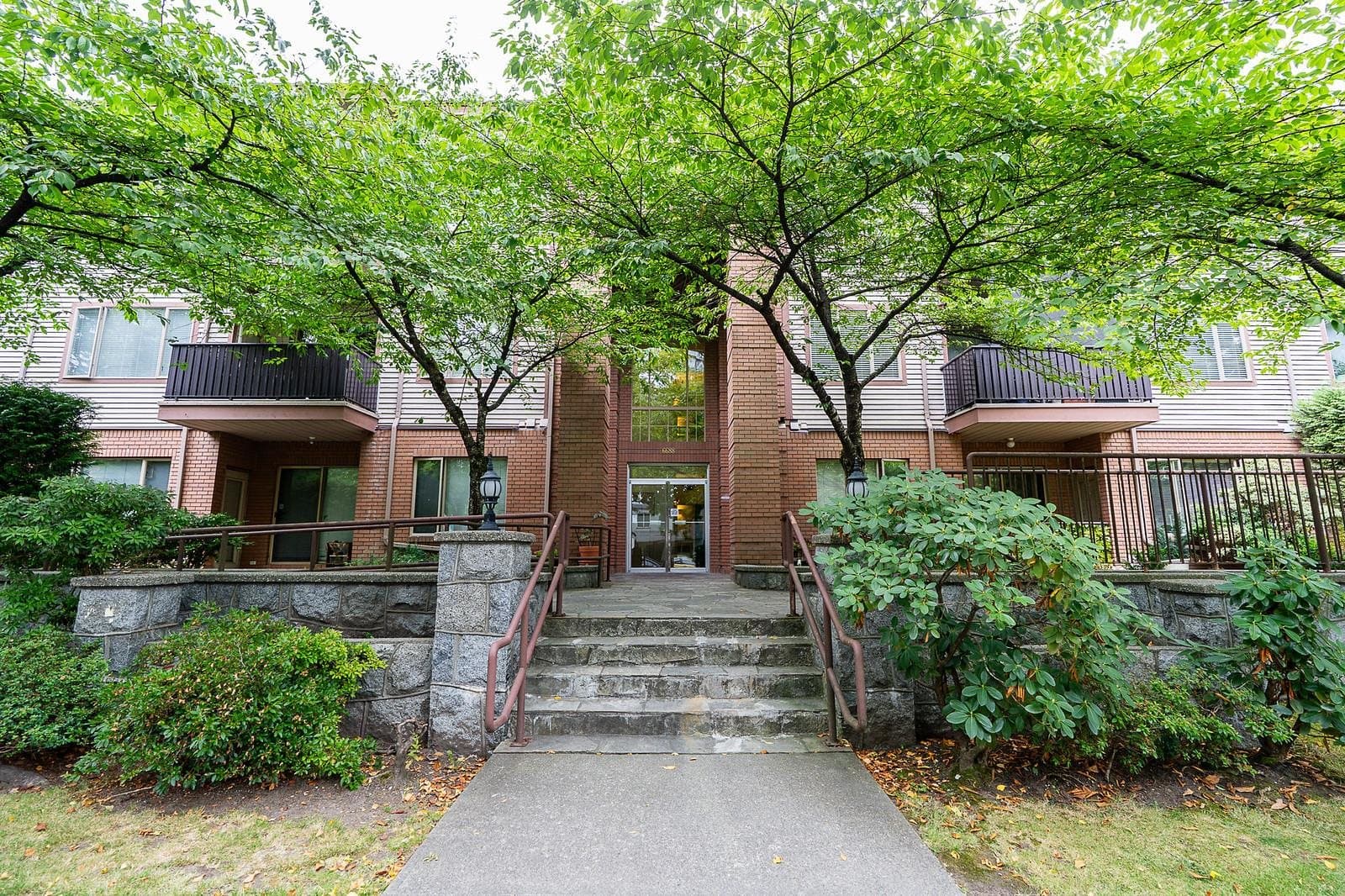 306 - 6688 Burlington Avenue, Burnaby, V5H 3M9 — photo 2