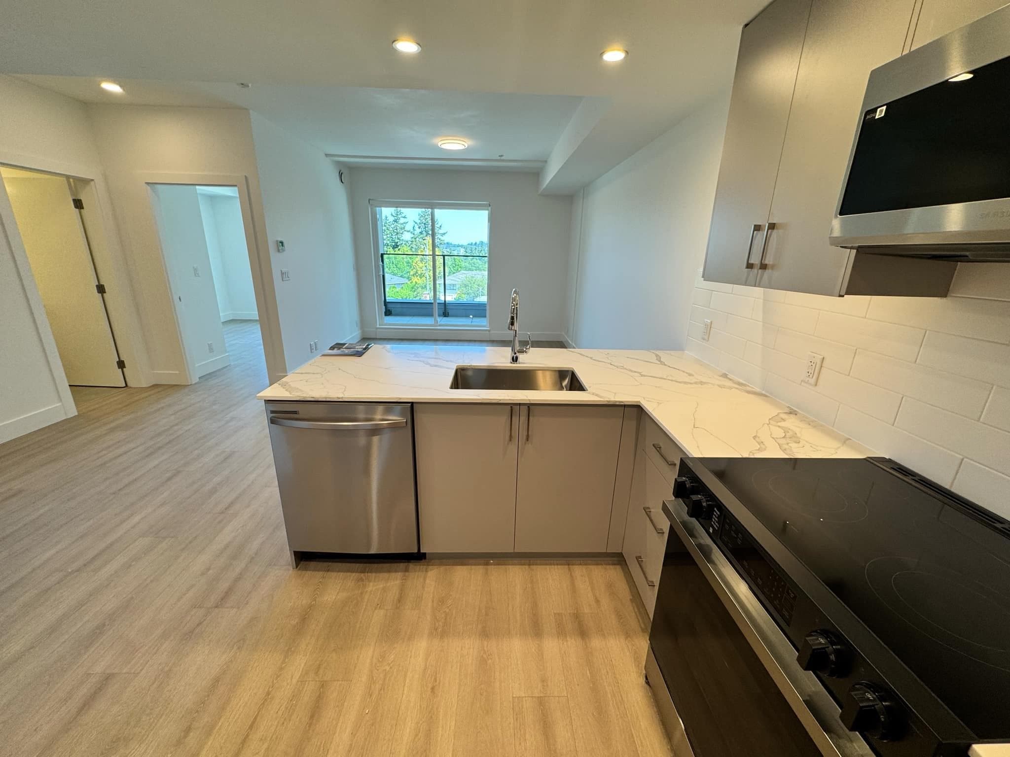 403 - 258 Helmken Road, Cadreb Other, V9B 1S8 — photo 3