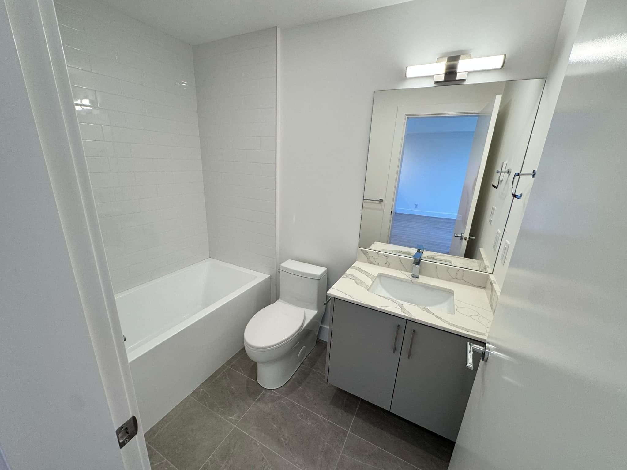 403 - 258 Helmken Road, Cadreb Other, V9B 1S8 — photo 4