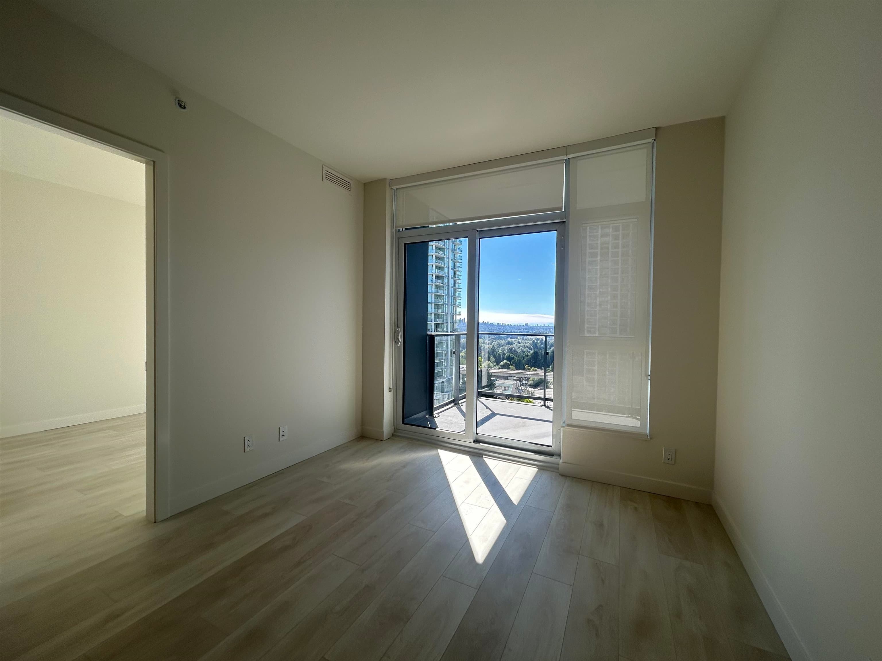 1105 - 537 Cottonwood Avenue, Coquitlam, V3E 2R7 — photo 2