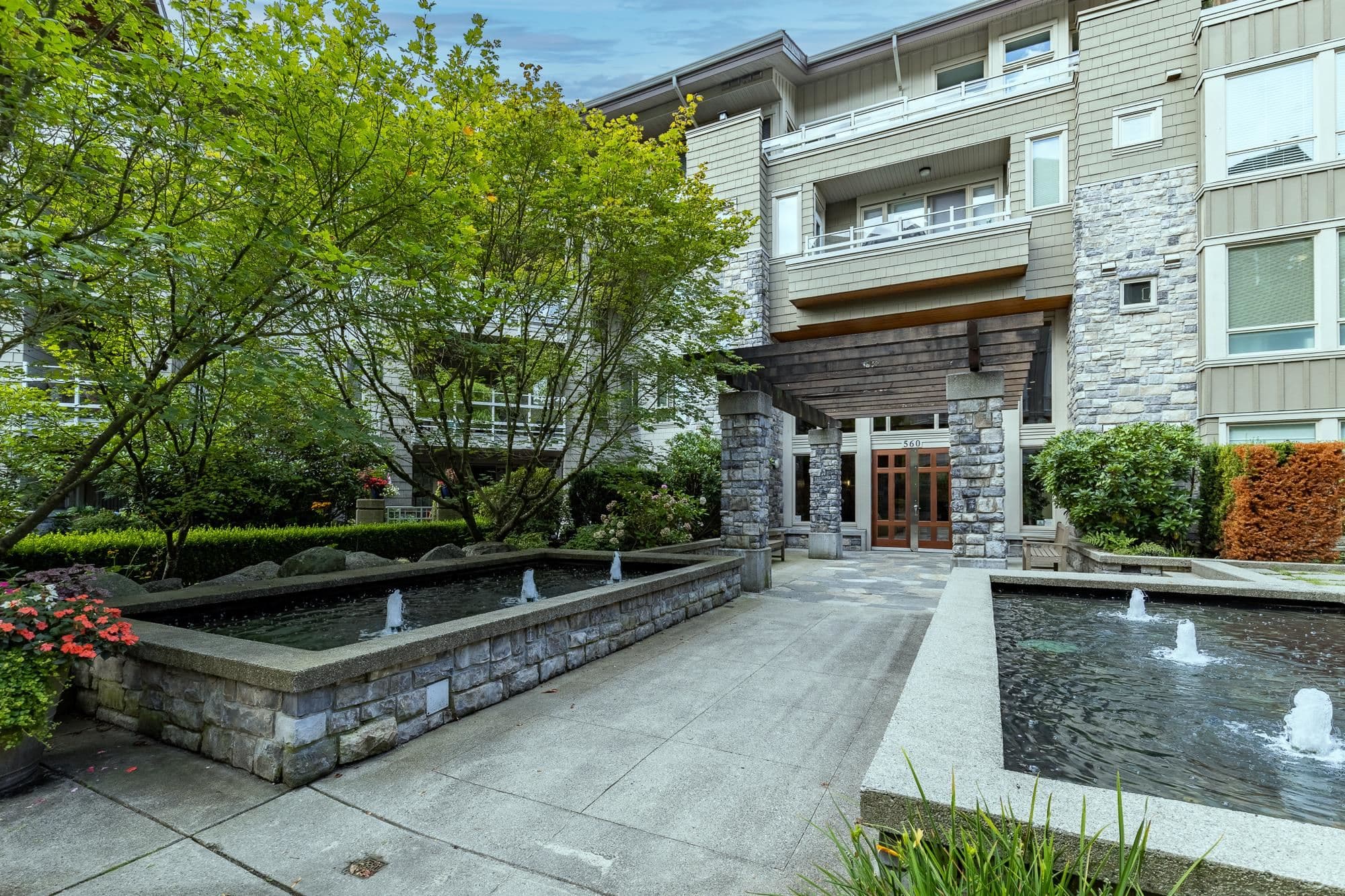301 - 560 Raven Woods Drive, North Vancouver, V7G 2T3 — photo 3
