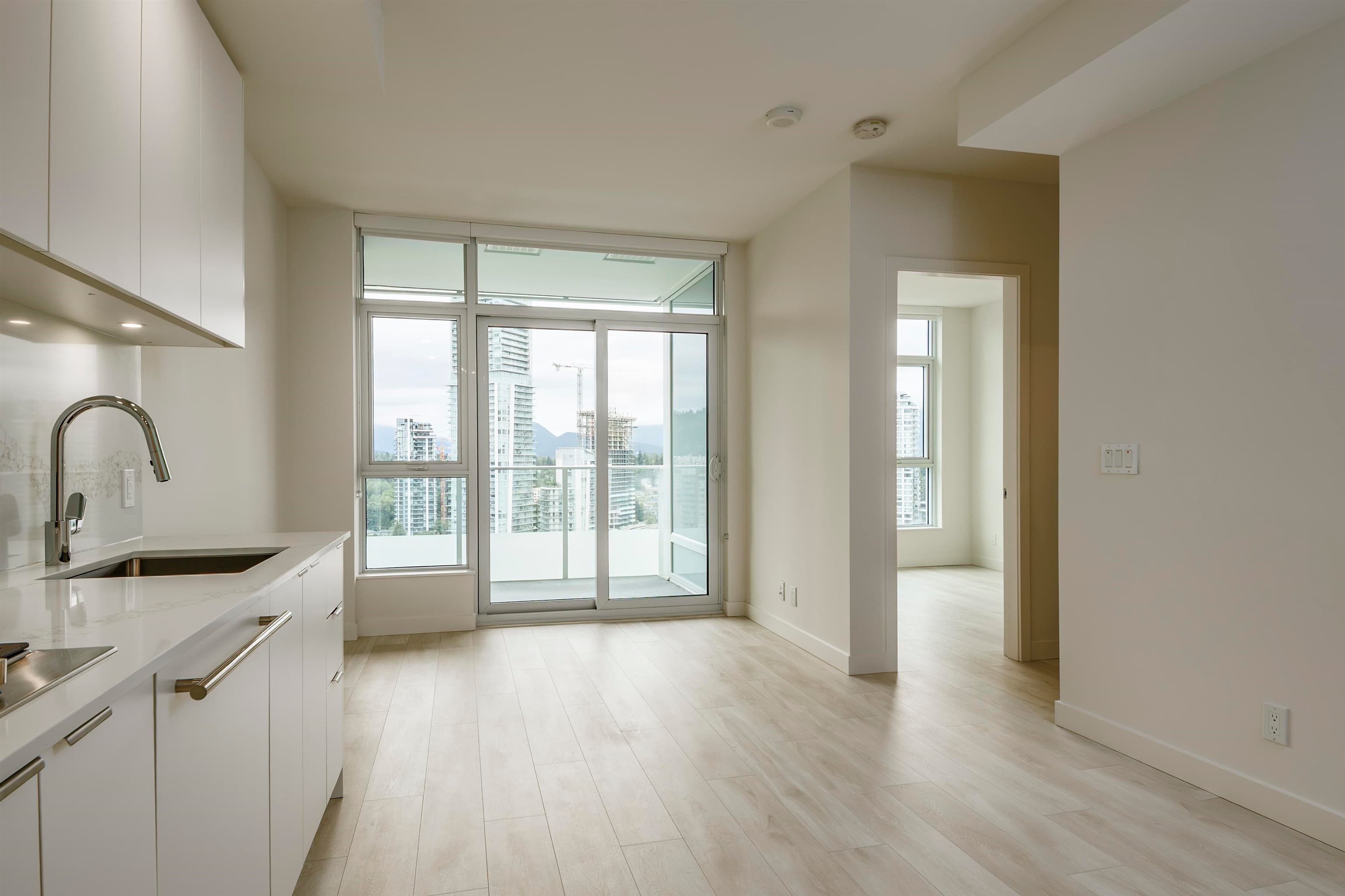 19FL - 537 Cottonwood Avenue, Coquitlam, V3J 0S4 — photo 4