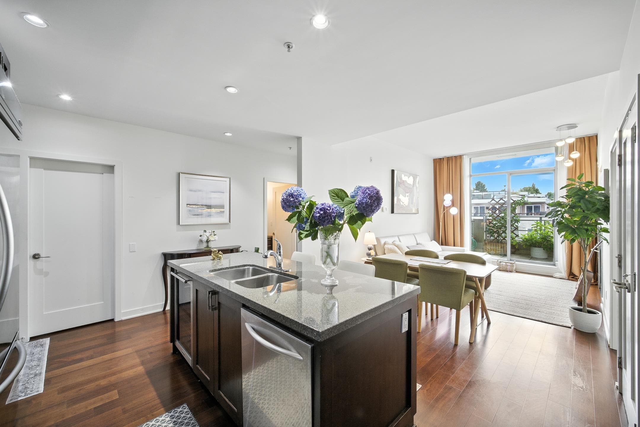 404 - 3595 W 18th Avenue, Vancouver, V6S 1A9 — photo 2