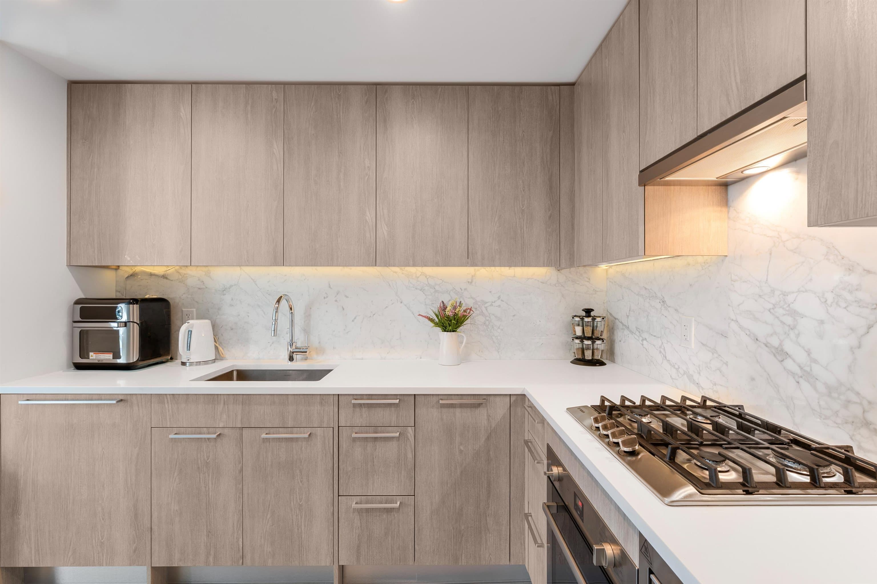 807 - 6398 Silver Avenue, Burnaby, V5H 0K7 — photo 3
