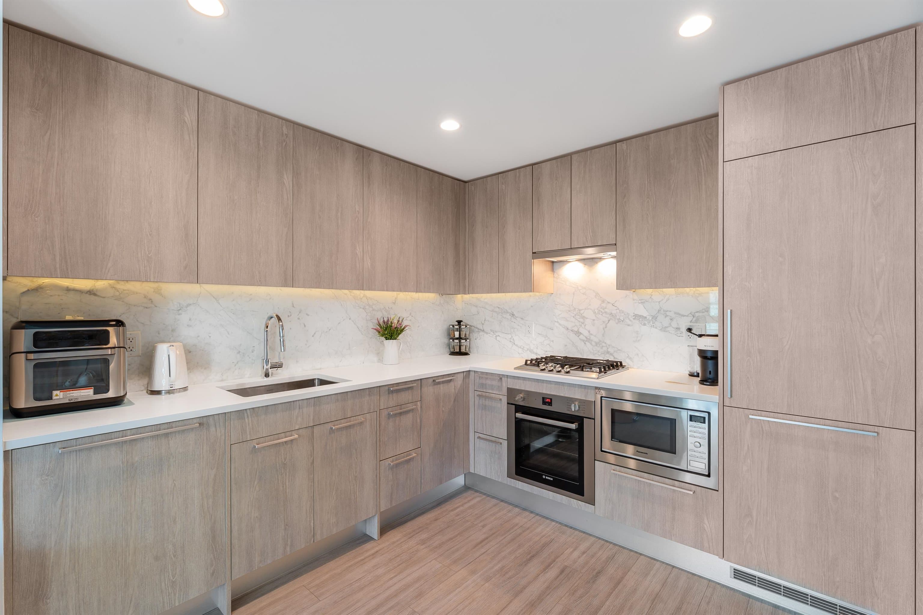 807 - 6398 Silver Avenue, Burnaby, V5H 0K7 — photo 4