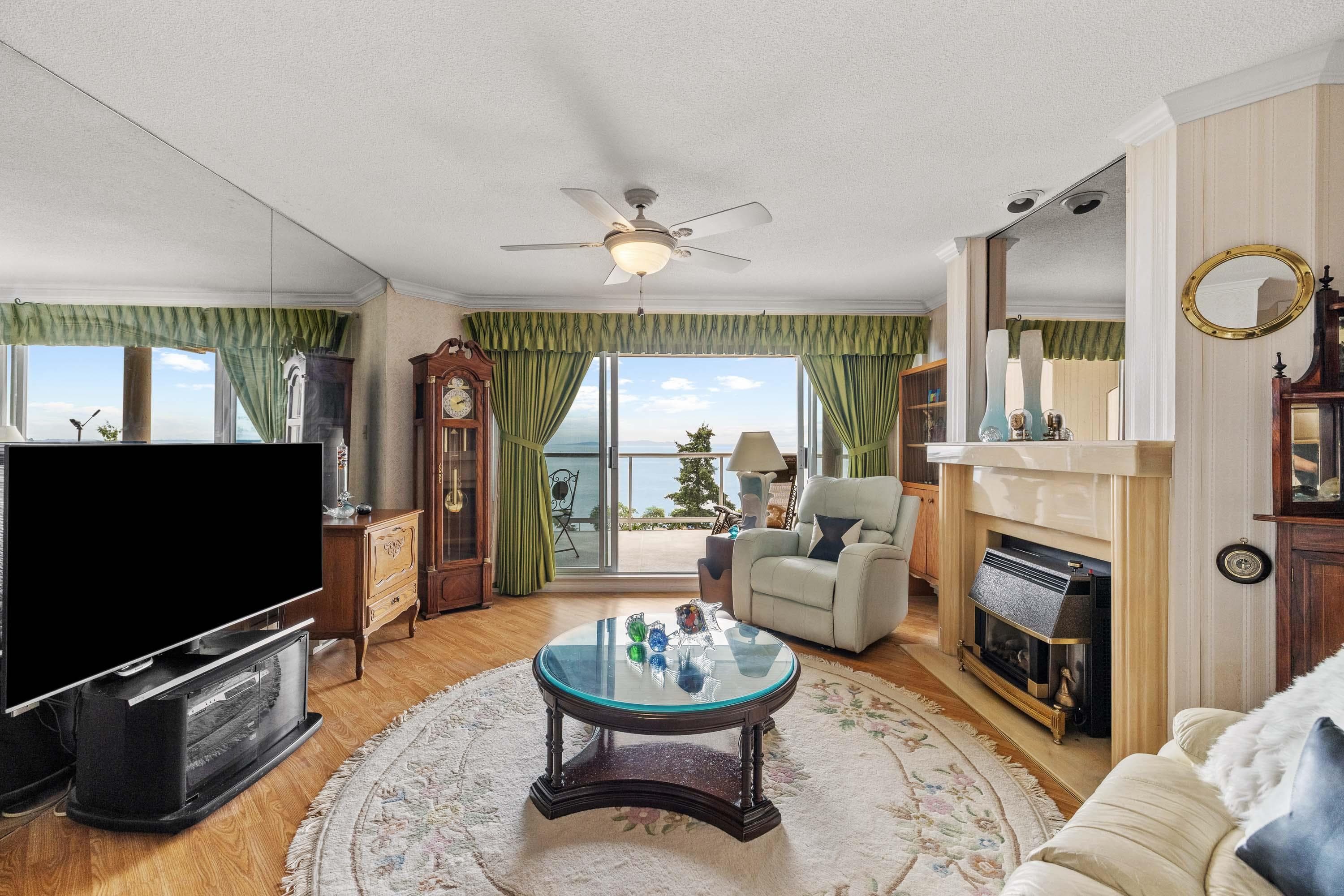 402 - 15025 Victoria Avenue, White Rock, V4B 1G2 — photo 3