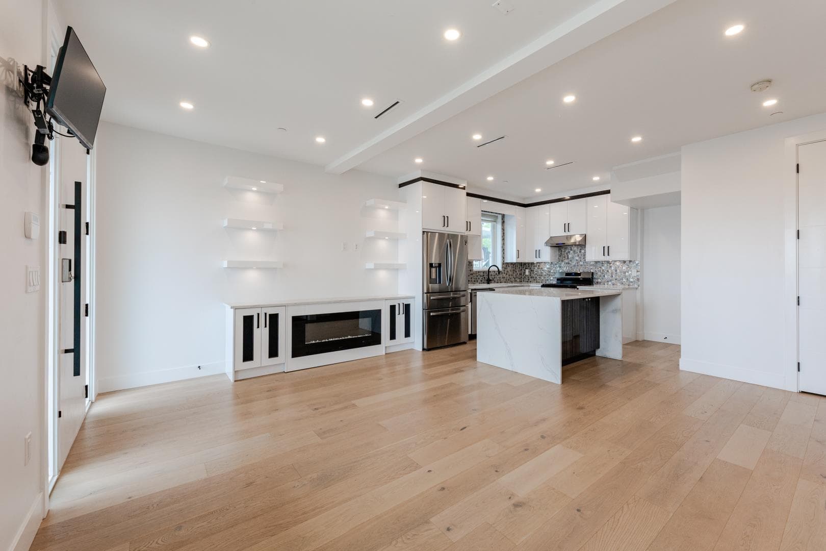 2723 Turner Street, Vancouver, V5K 2G8 — photo 3