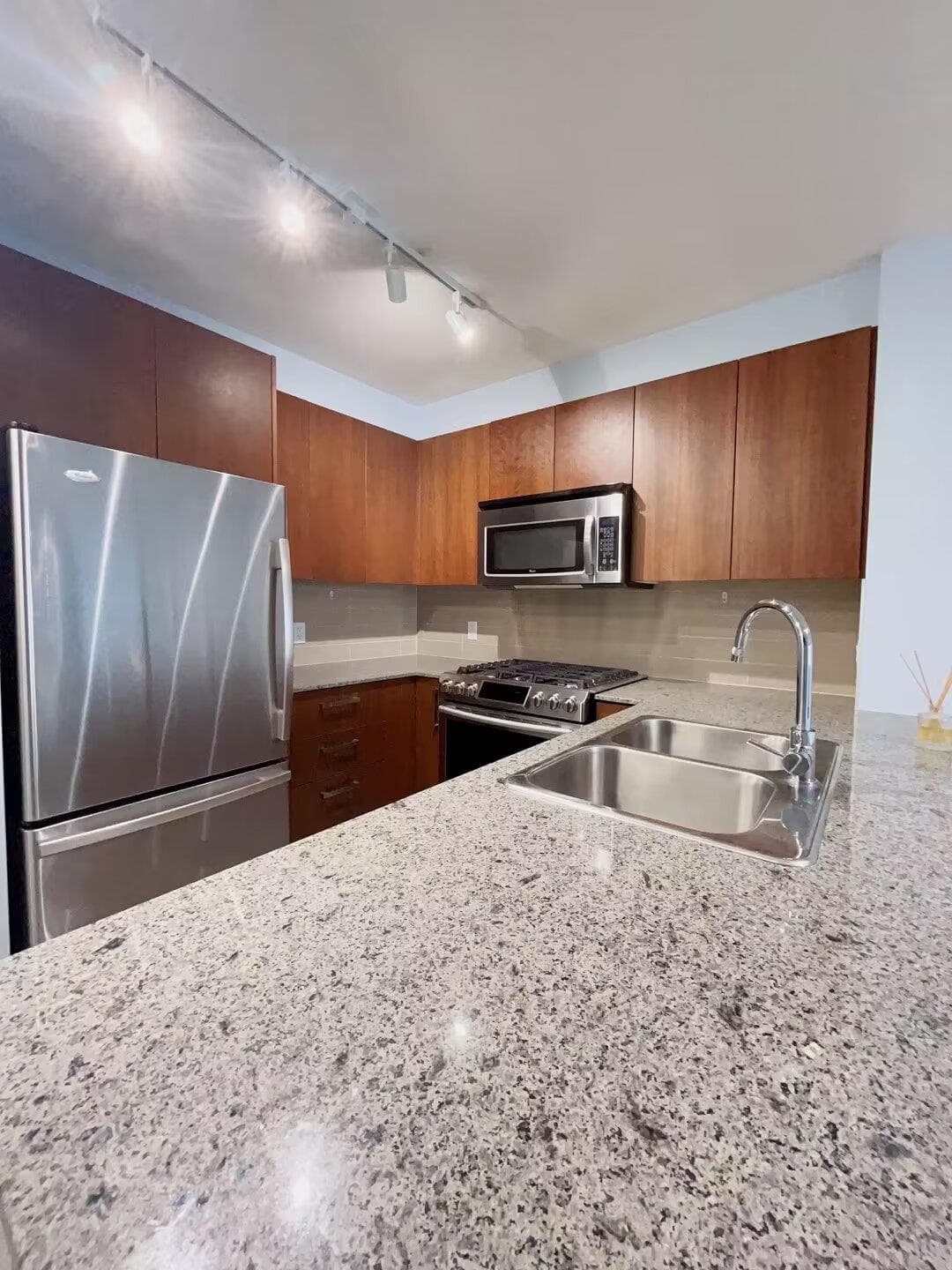 205 - 5665 Irmin Street, Burnaby, V5J 0C4 — photo 3