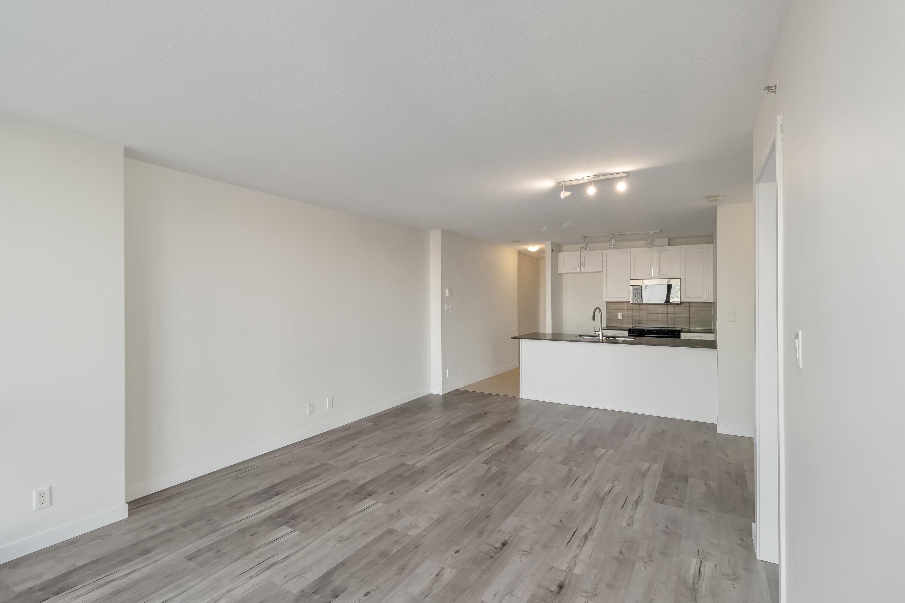 502 - 13618 100 Avenue, Surrey, V3T 0A8 — photo 3