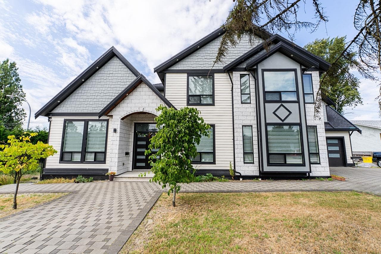 10805 141 Avenue, Surrey, V3R 3J5 — photo 2