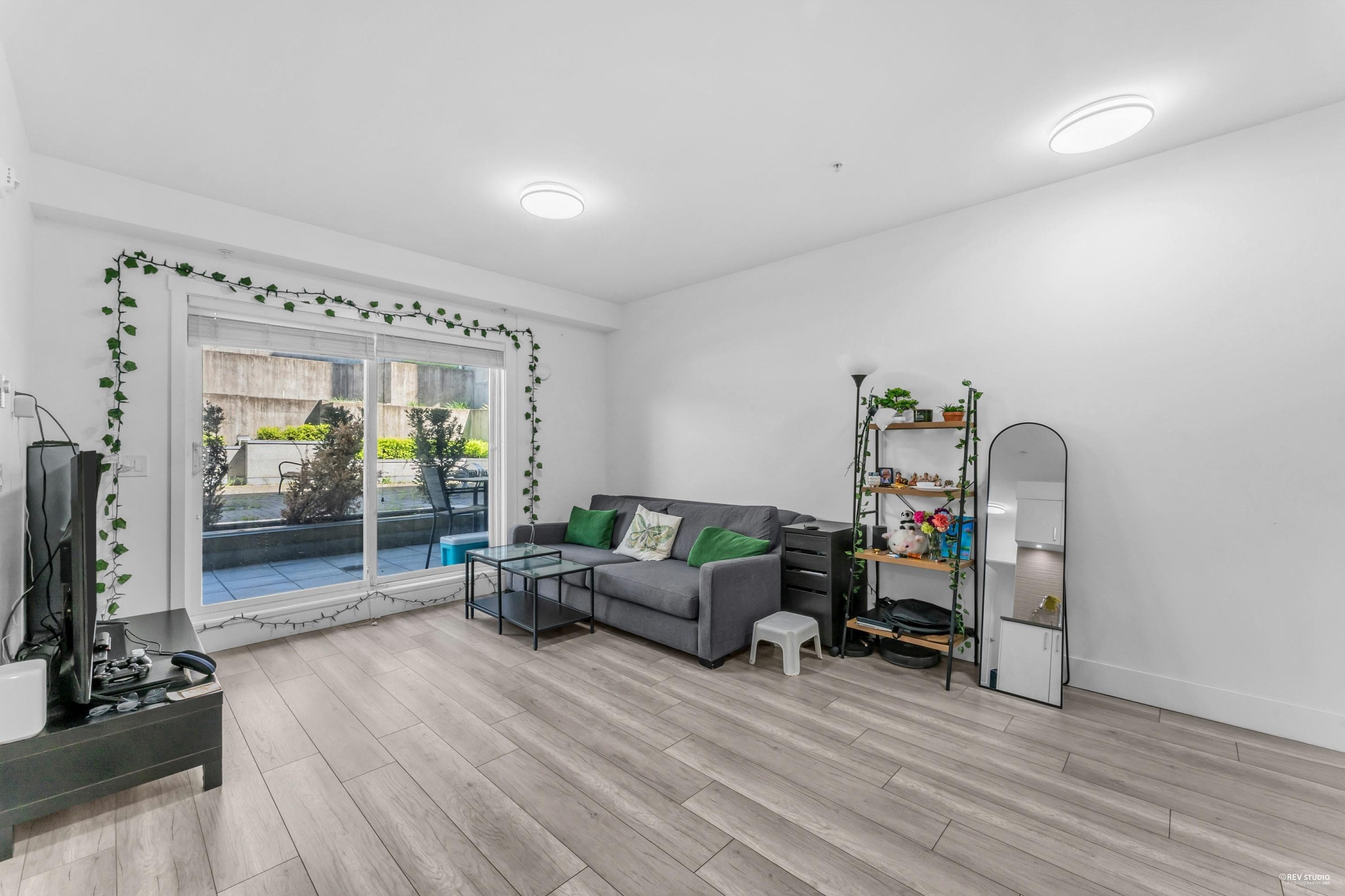 B107 - 9689 140 Street, Surrey, V3T 0P3 — photo 3