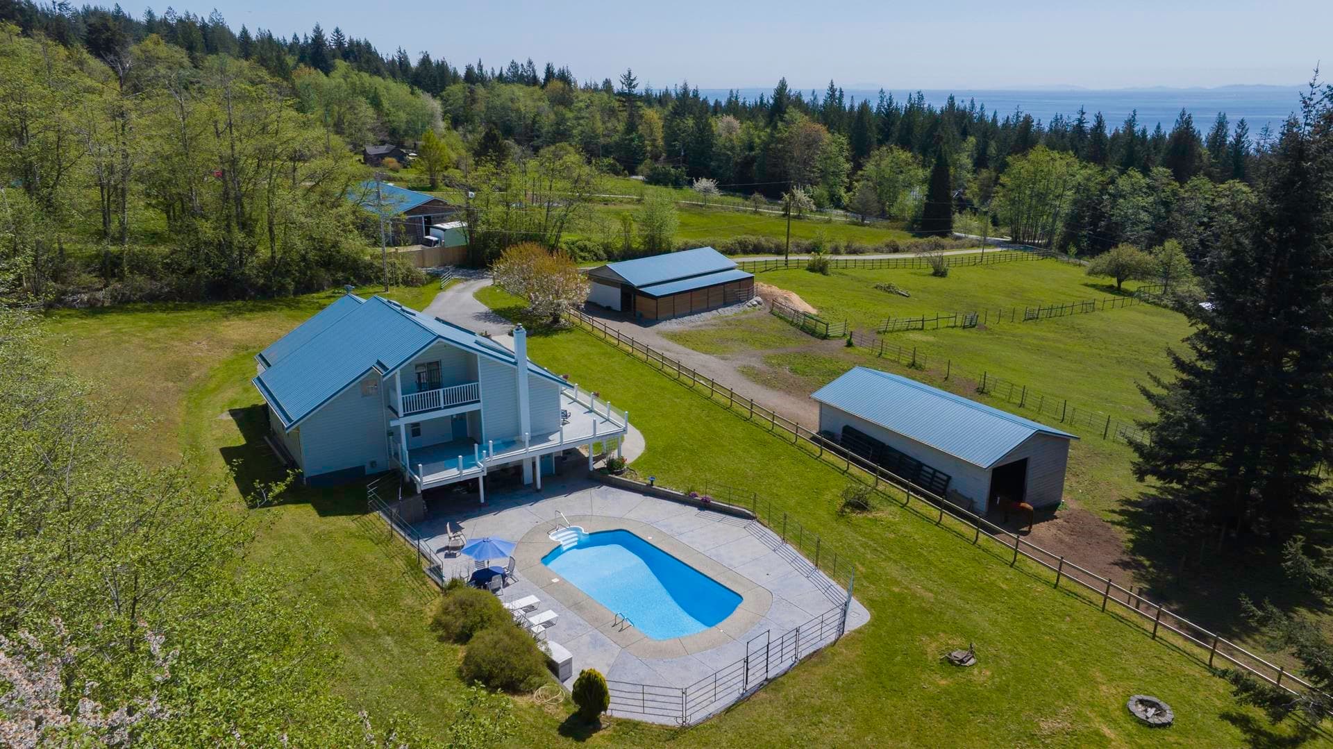 2010 Ranch Road, Roberts Creek, V0N 2W5 — photo 2