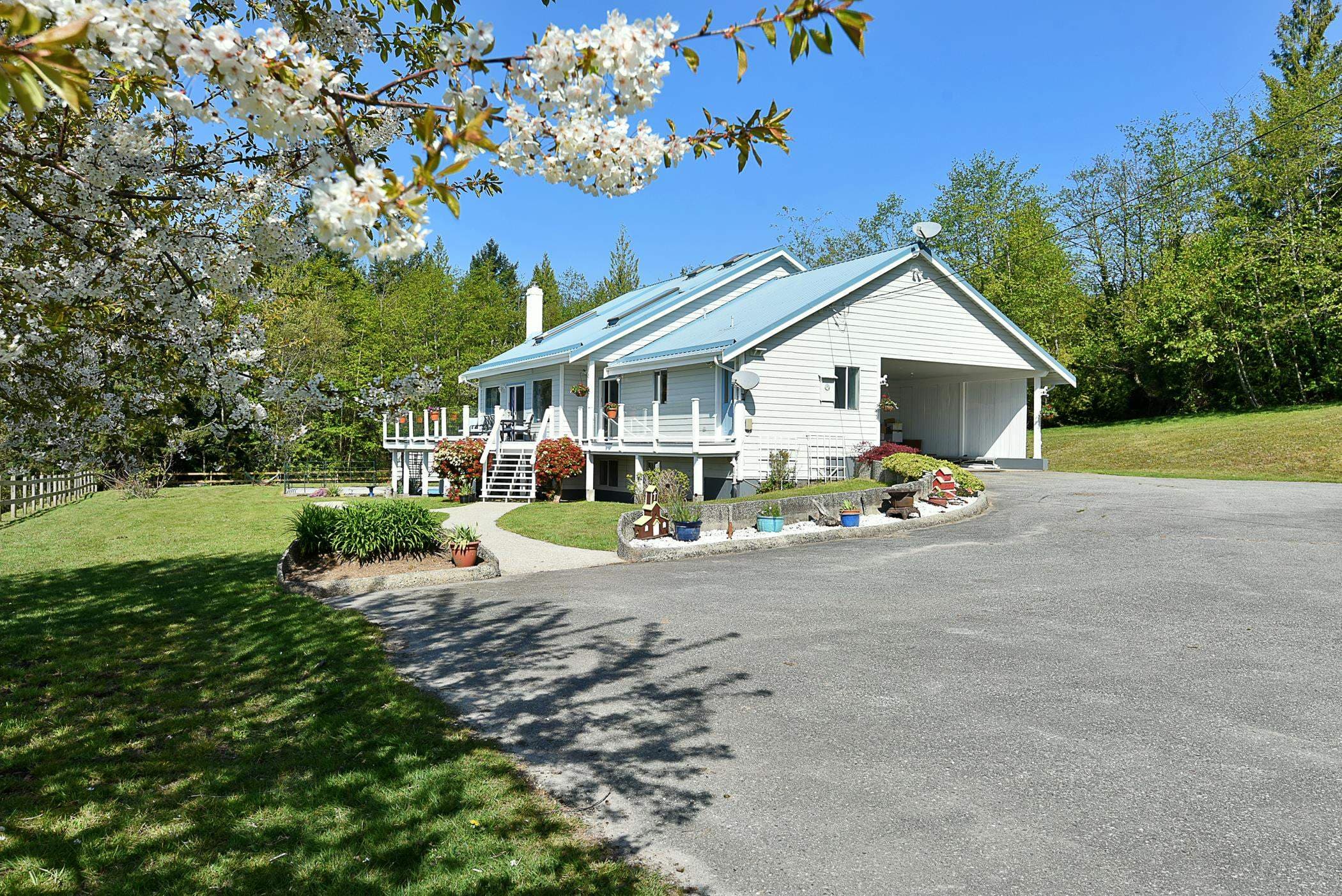 2010 Ranch Road, Roberts Creek, V0N 2W5 — photo 4