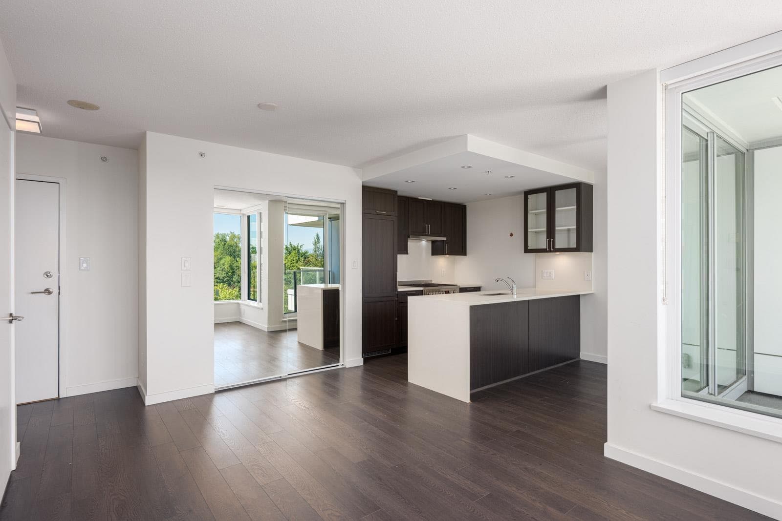 809 - 5665 Boundary Road, Vancouver, V5R 0E4 — photo 2