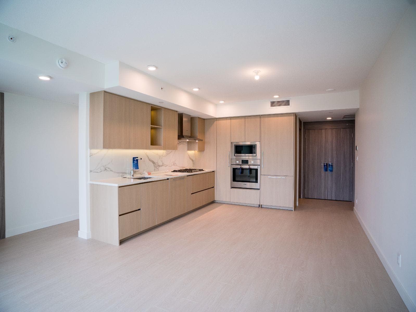1302 - 13778 100 Avenue, Surrey, V3T 0V3 — photo 3