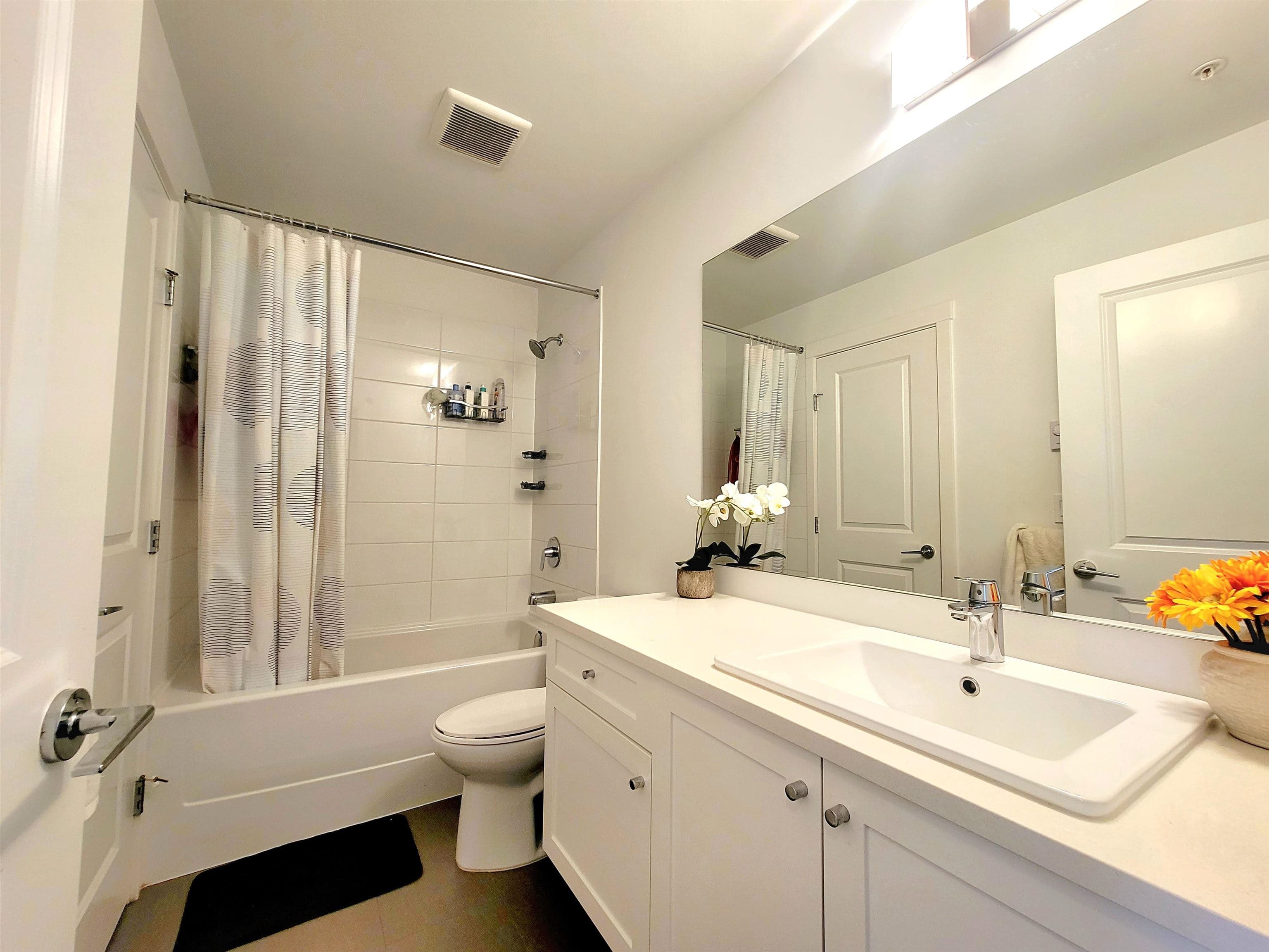 502 - 13623 81a Avenue, Surrey, V3W 3N7 — photo 4
