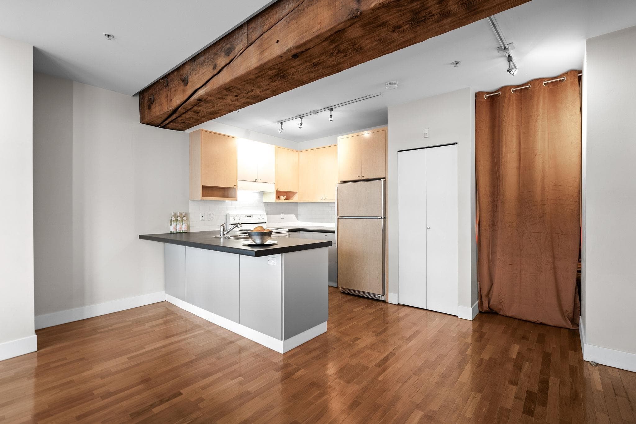 201 - 869 Beatty Street, Vancouver, V6B 2M6 — photo 5