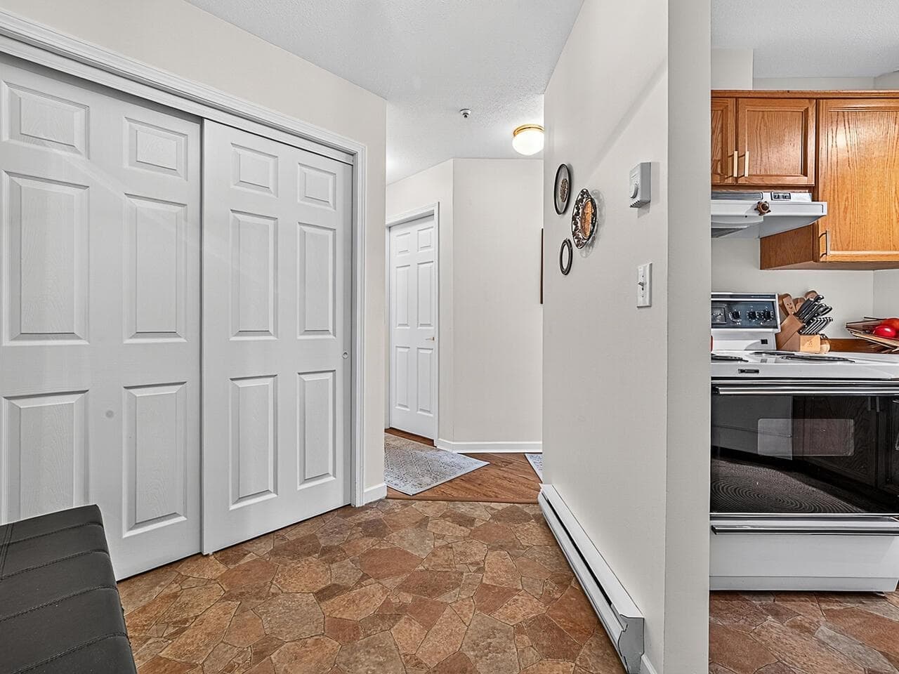 402 - 68 Richmond Street, New Westminster, V3L 5S2 — photo 2