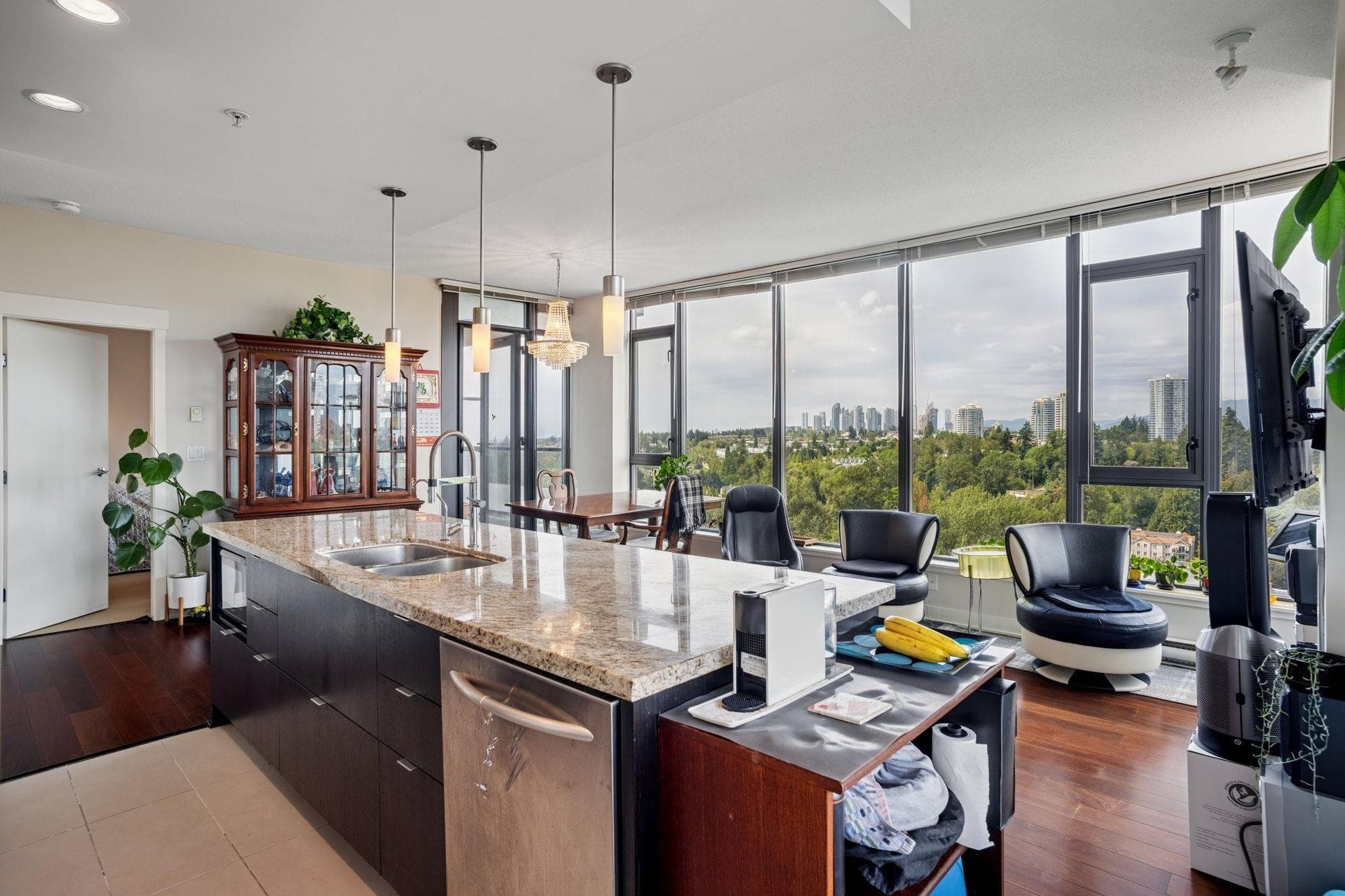 2103 - 7088 18th Avenue, Burnaby, V3N 0A2 — photo 2
