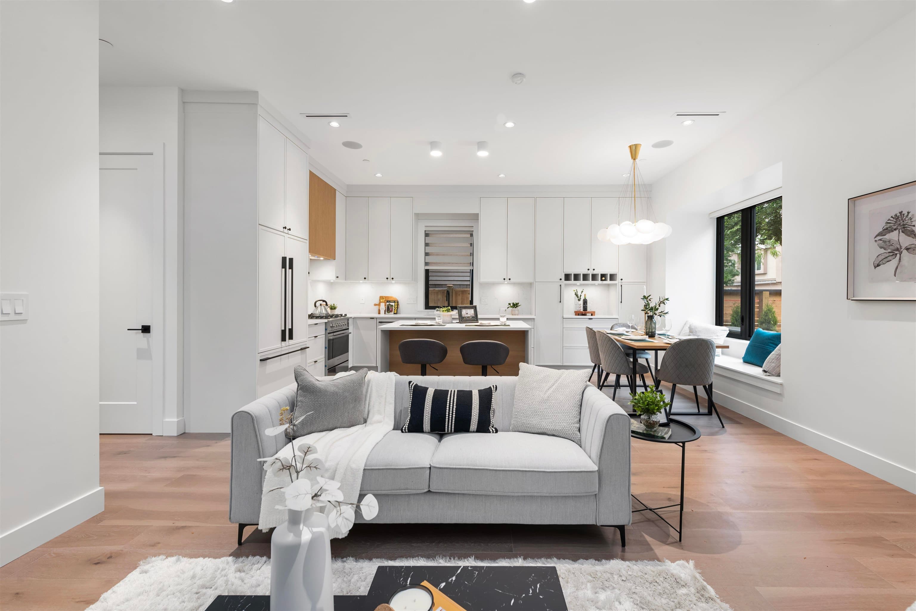 1 - 878 E 37 Avenue, Vancouver, V5W 1G2 — photo 2