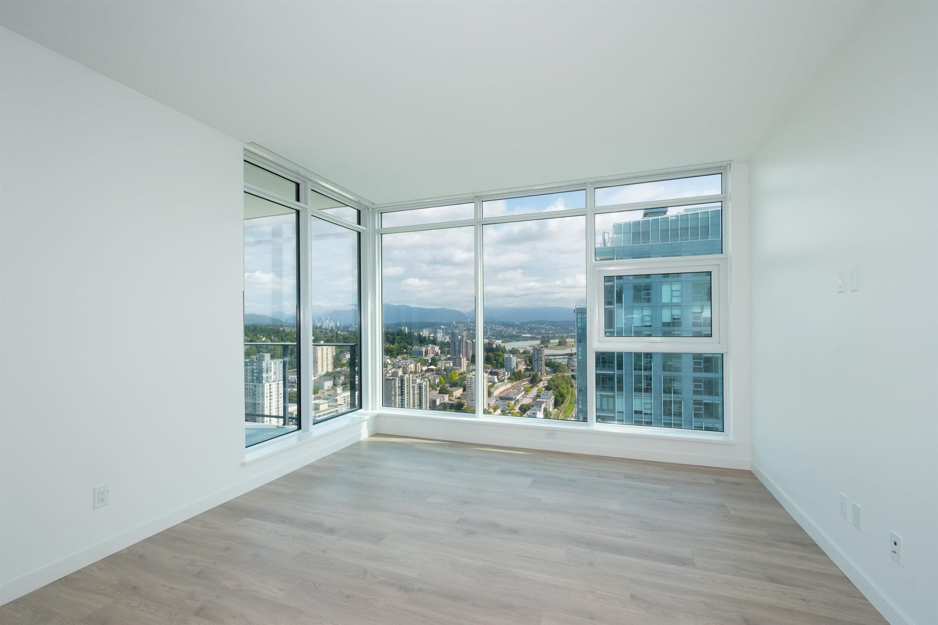 4004 - 680 Quayside Drive, New Westminster, V3M 0P2 — photo 3