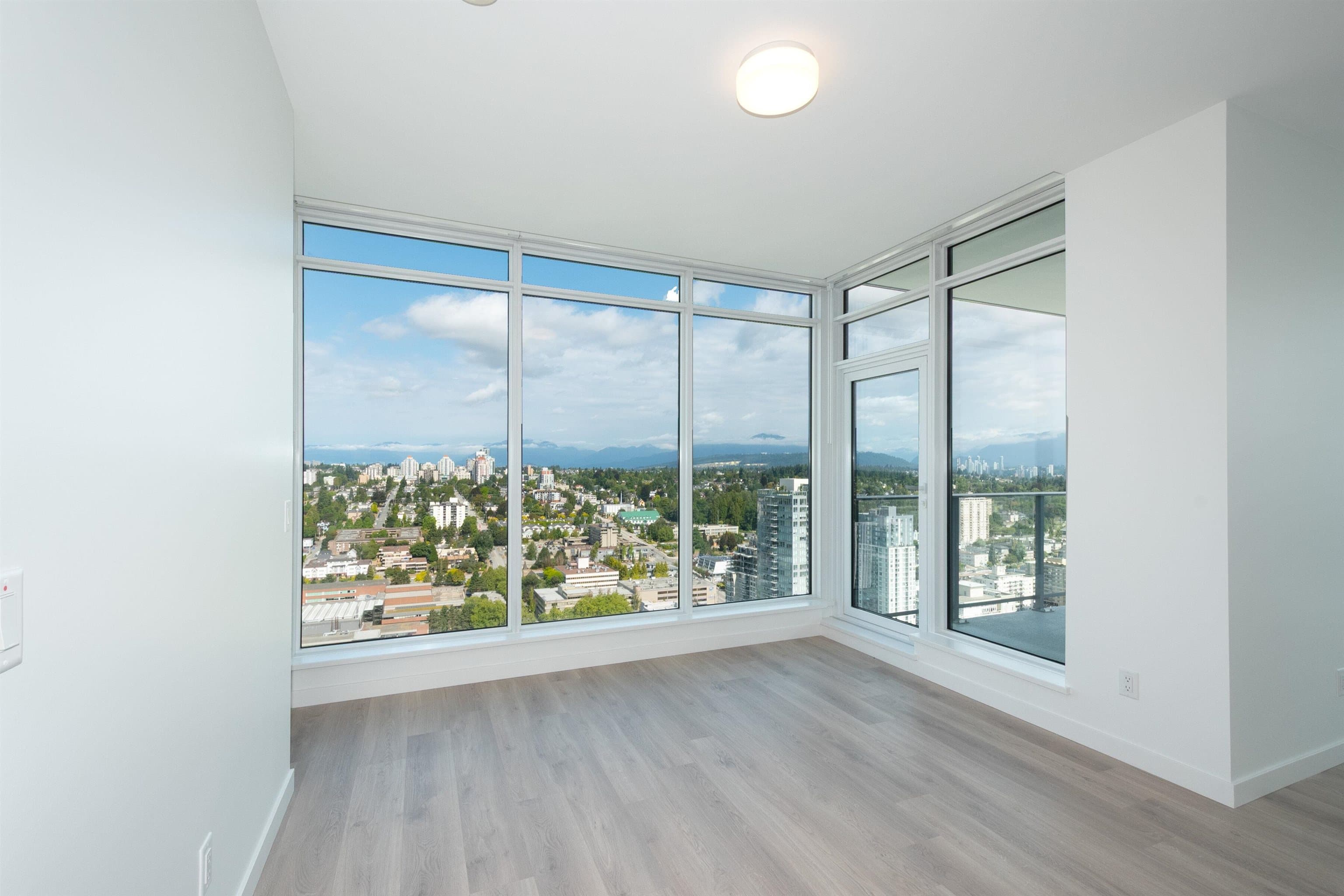 4004 - 680 Quayside Drive, New Westminster, V3M 0P2 — photo 5