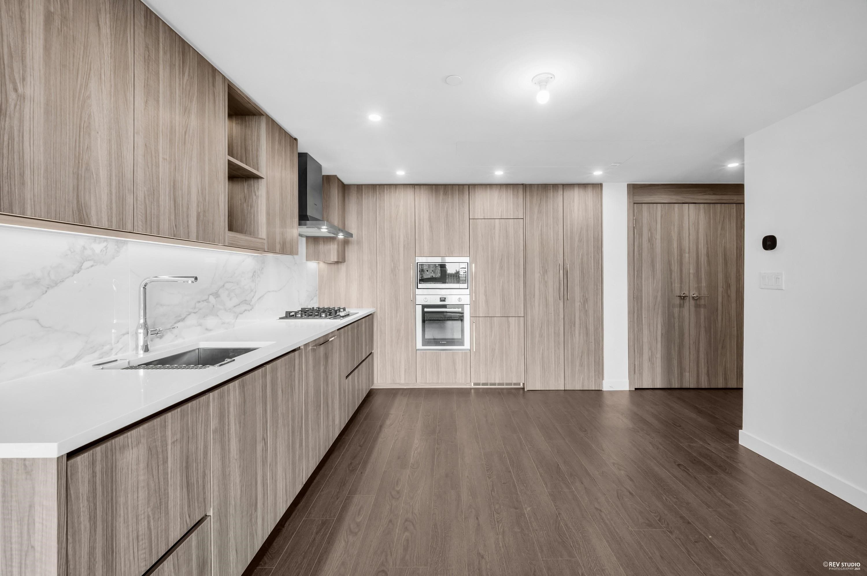 805 - 13778 100 Avenue, Surrey, V3T 0V3 — photo 5