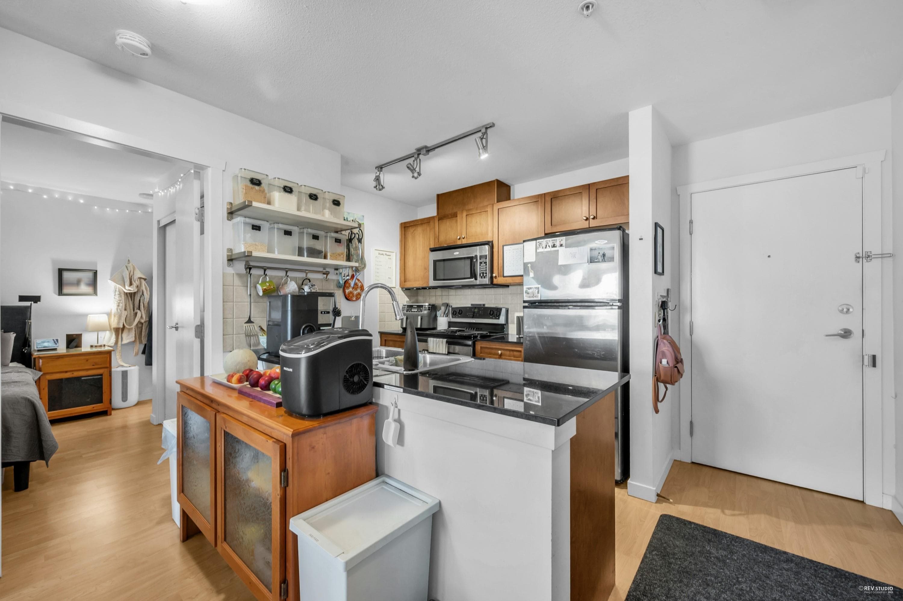 603 - 415 E Columbia Street, New Westminster, V3L 0B4 — photo 3