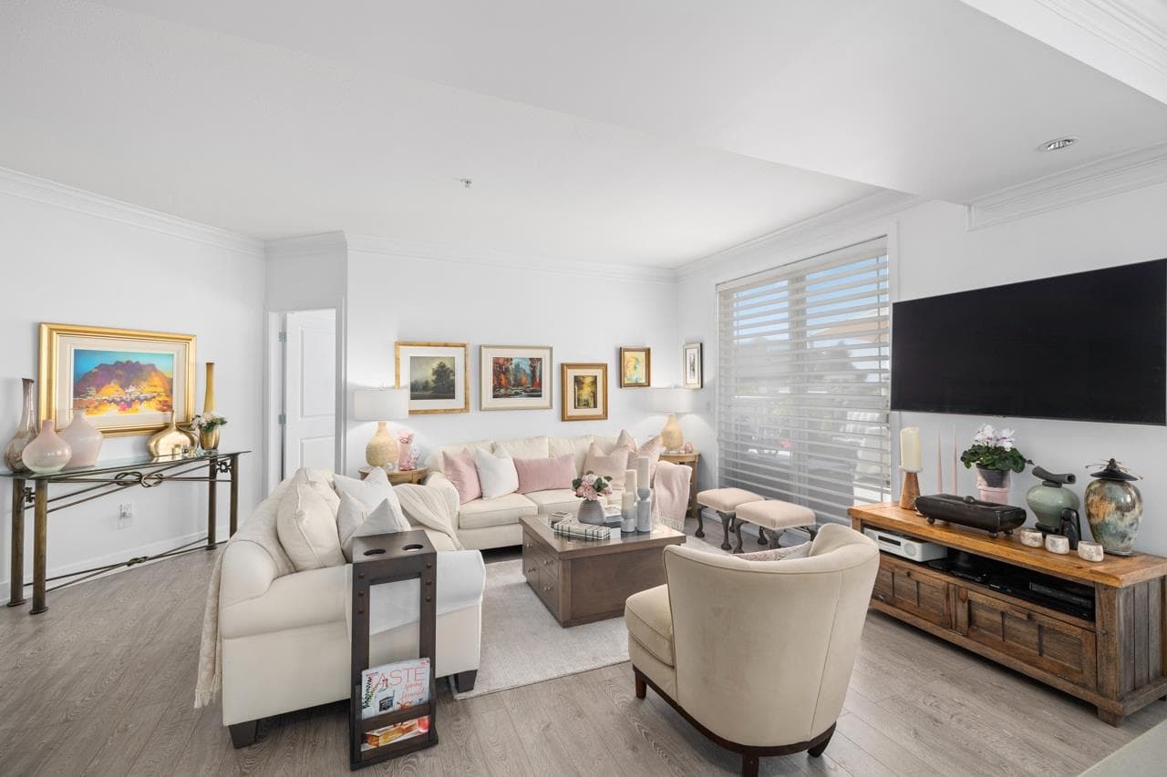 302 - 15392 16a Avenue, Surrey, V4A 1S9 — photo 2