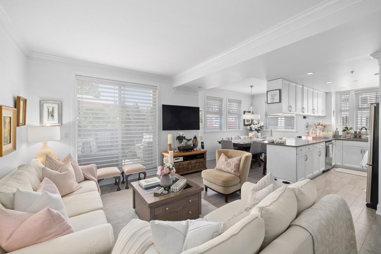 302 - 15392 16a Avenue, Surrey, V4A 1S9 — photo 5