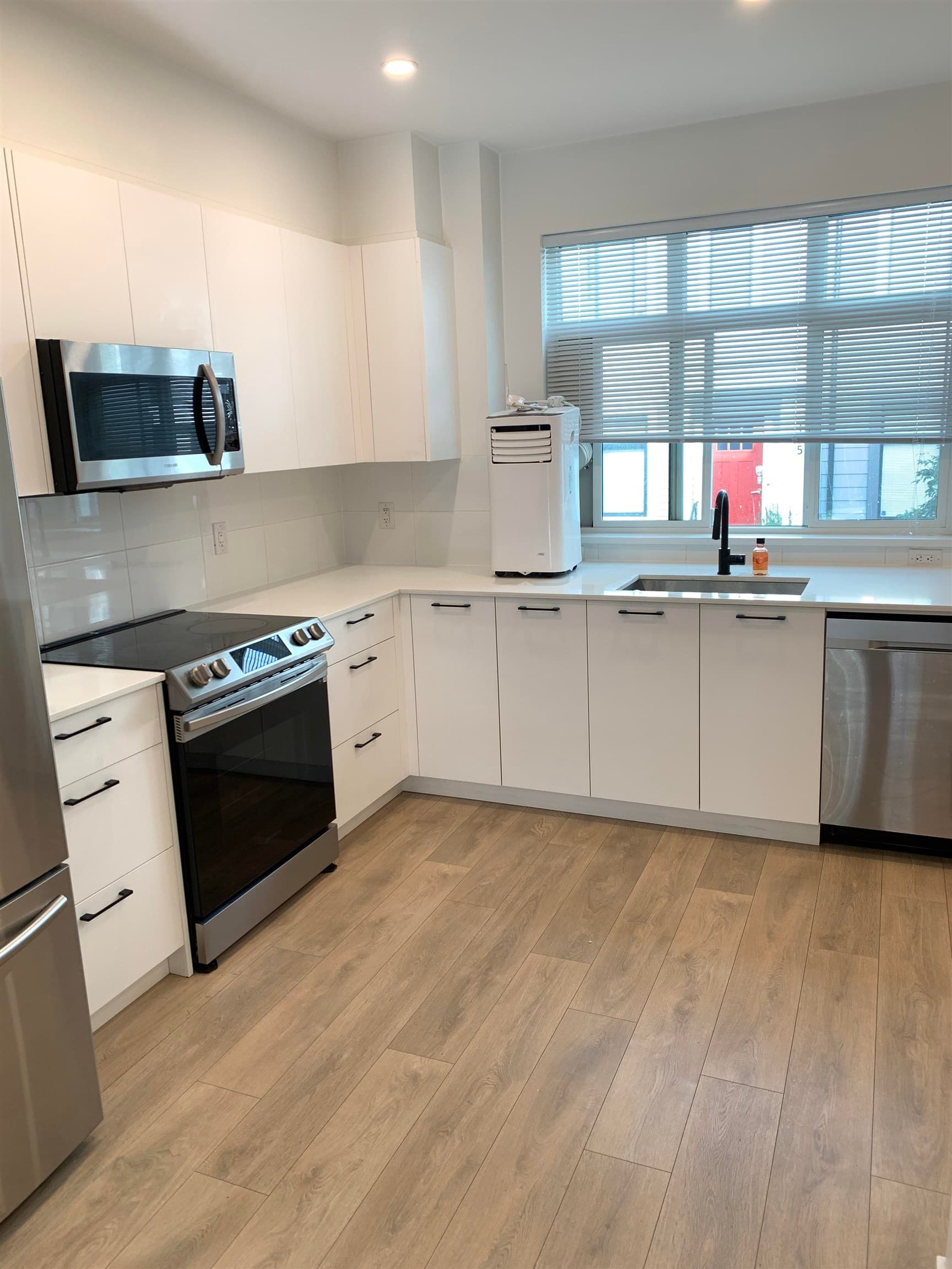 146 - 15235 Sitka Drive, Surrey, V3S 0A9 — photo 5