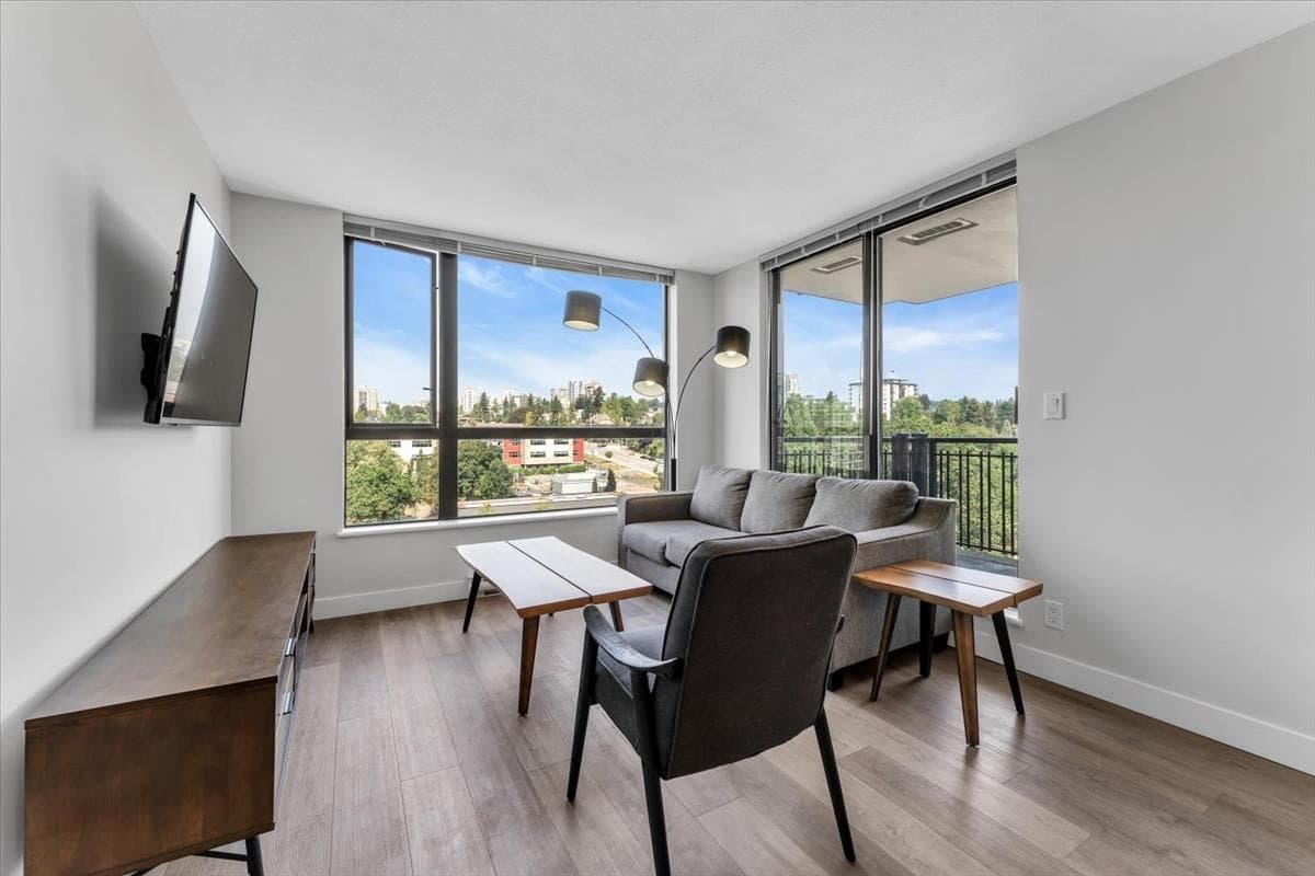 1308 - 814 Royal Avenue, New Westminster, V3M 1J9 — photo 2