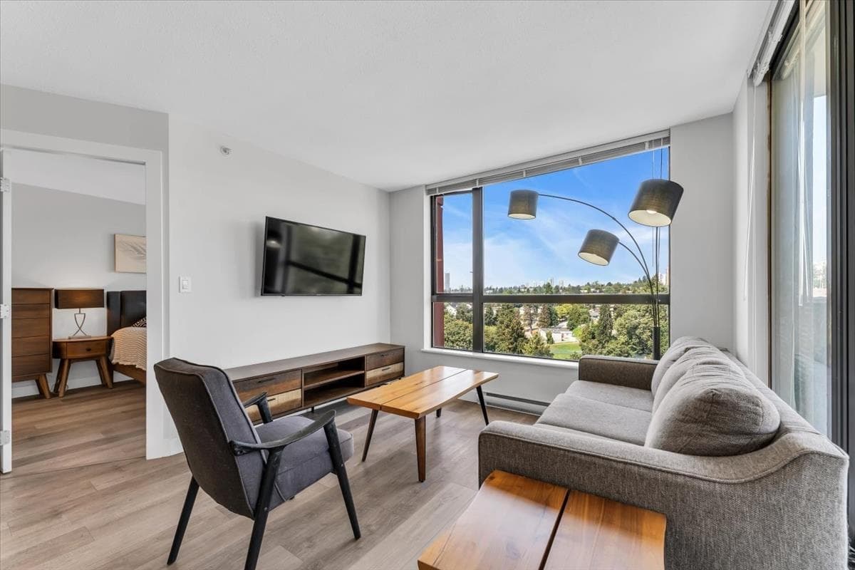 1308 - 814 Royal Avenue, New Westminster, V3M 1J9 — photo 1