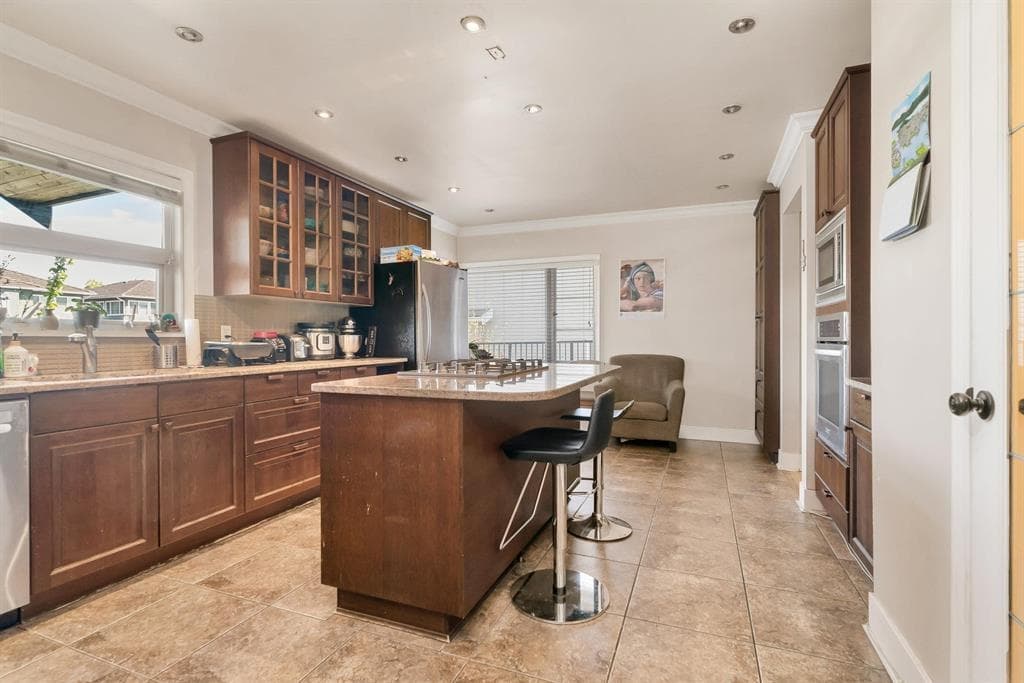 6895 Curtis Street, Burnaby, V5B 2B2 — photo 3