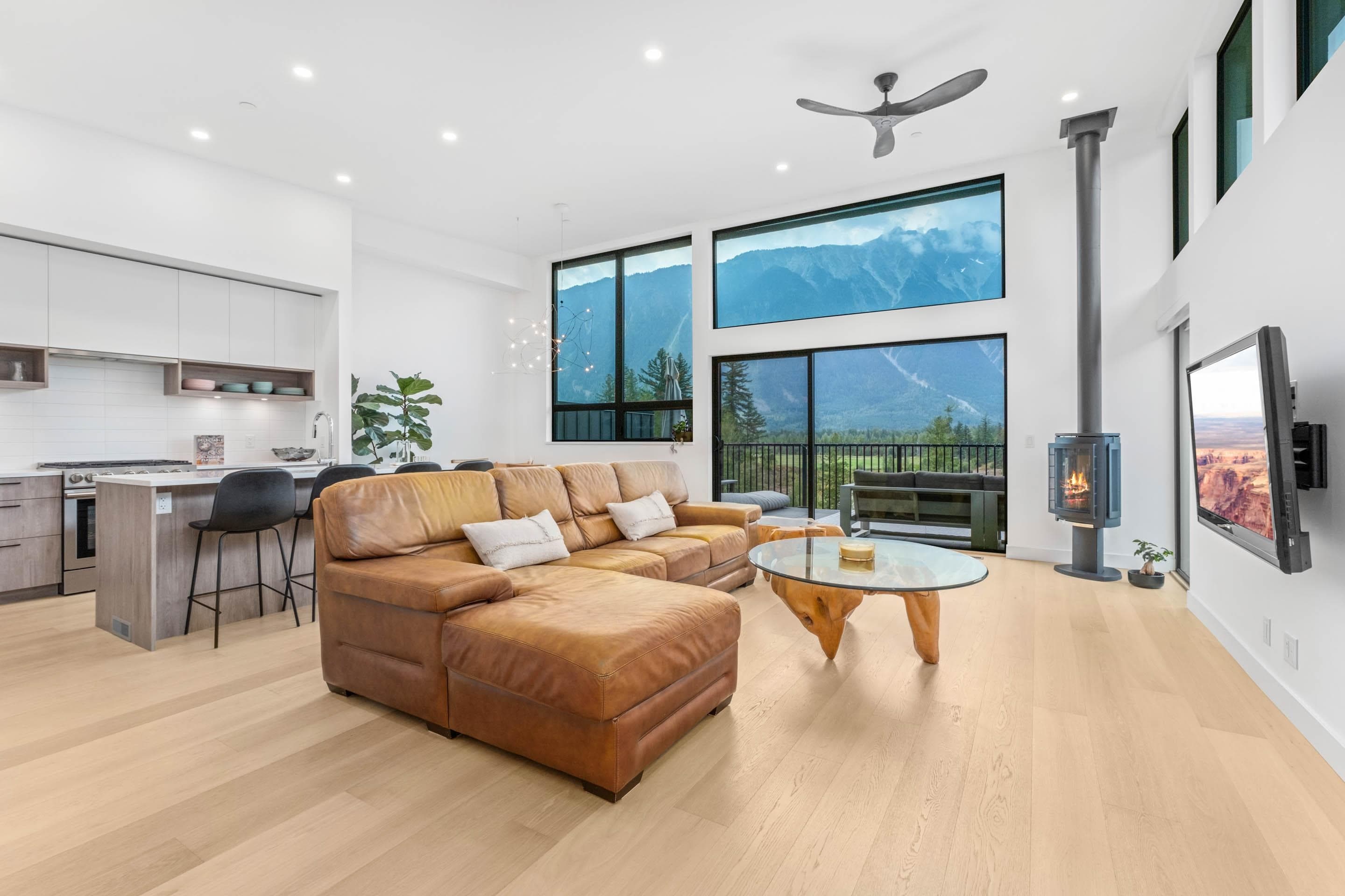 7 - 4000 Sunstone Way, Pemberton, V0N 2L3 — photo 2