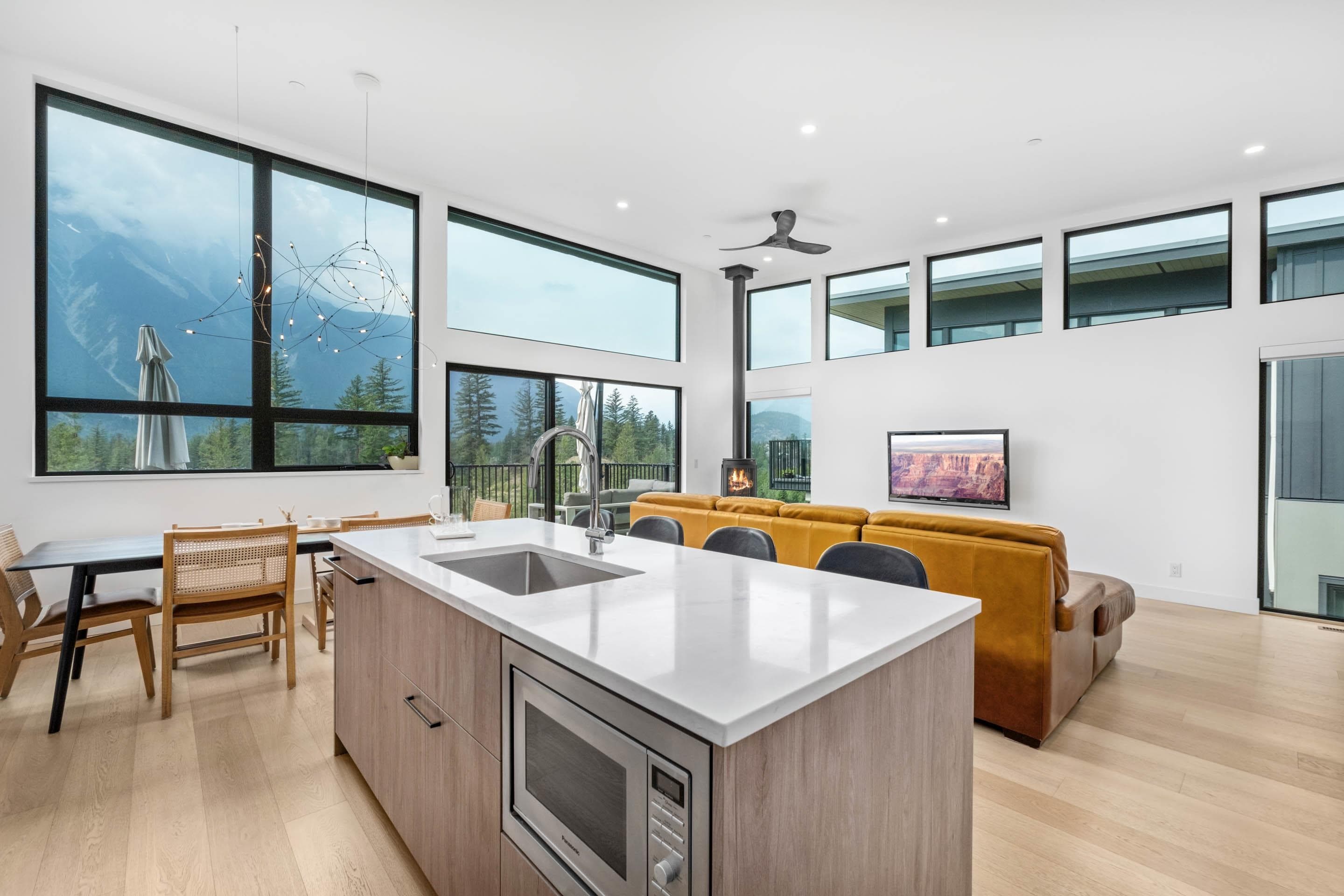 7 - 4000 Sunstone Way, Pemberton, V0N 2L3 — photo 5