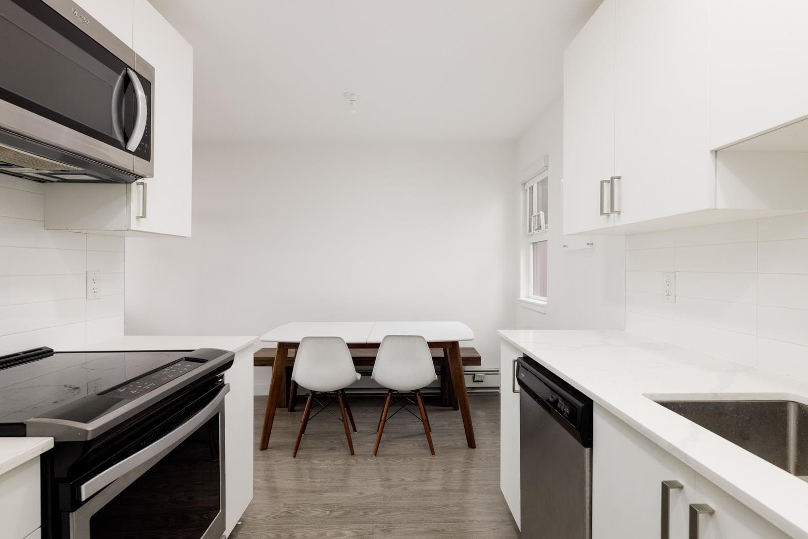 208 - 4625 Grange Street, Burnaby, V5H 1R1 — photo 4