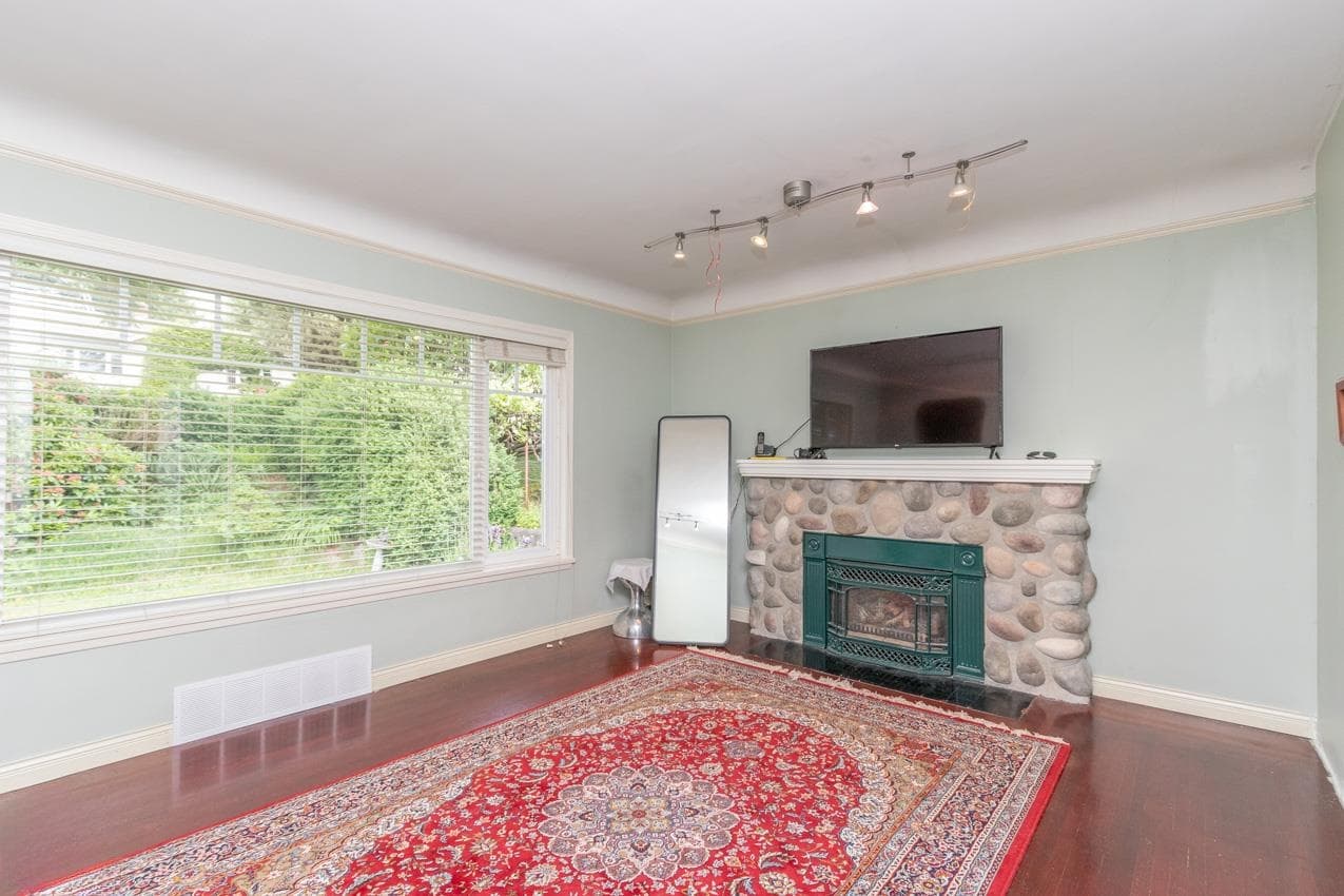 341 W 24th Street, North Vancouver, V7M 2C7 — photo 3