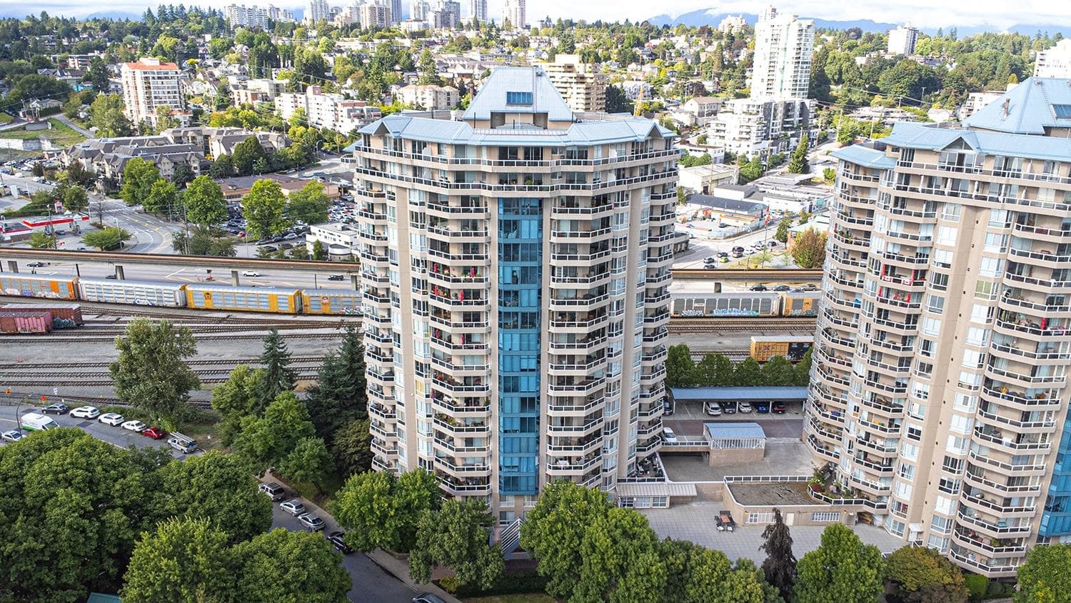 806 - 1245 Quayside Drive, New Westminster, V3M 6J6 — photo 2