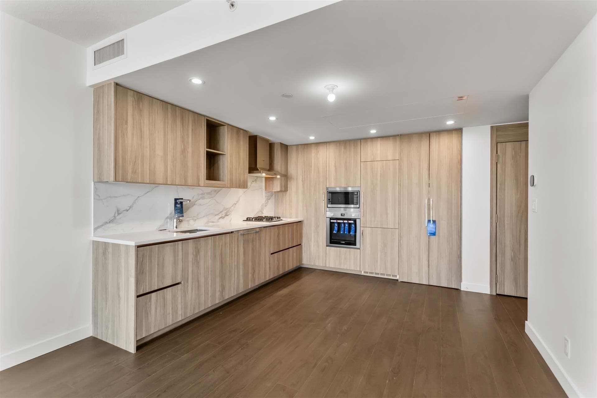 3607 - 13768 100 Avenue, Surrey, V3T 0V2 — photo 4