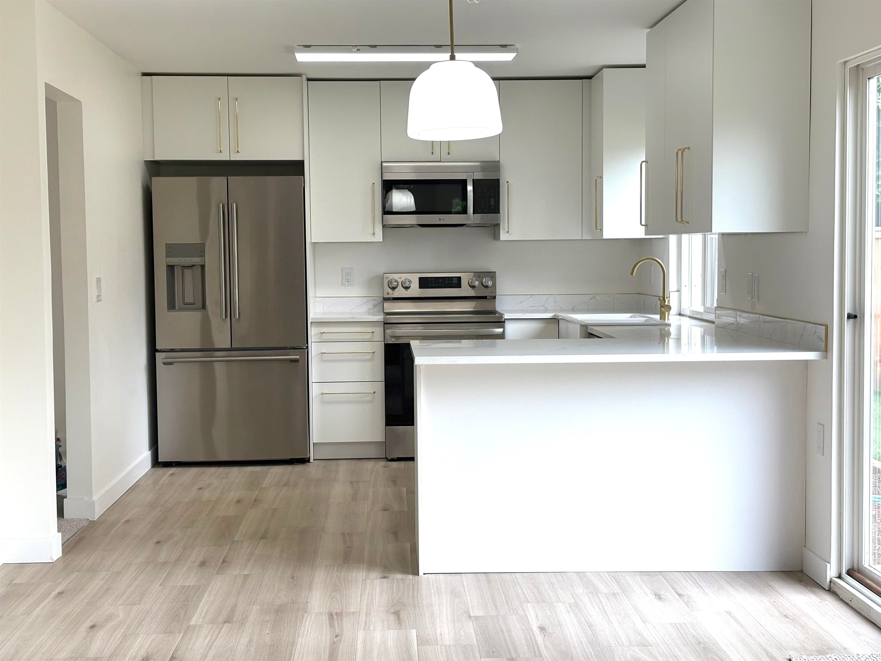 1047 Cornwall Drive, Port Coquitlam, V3B 5X2 — photo 3