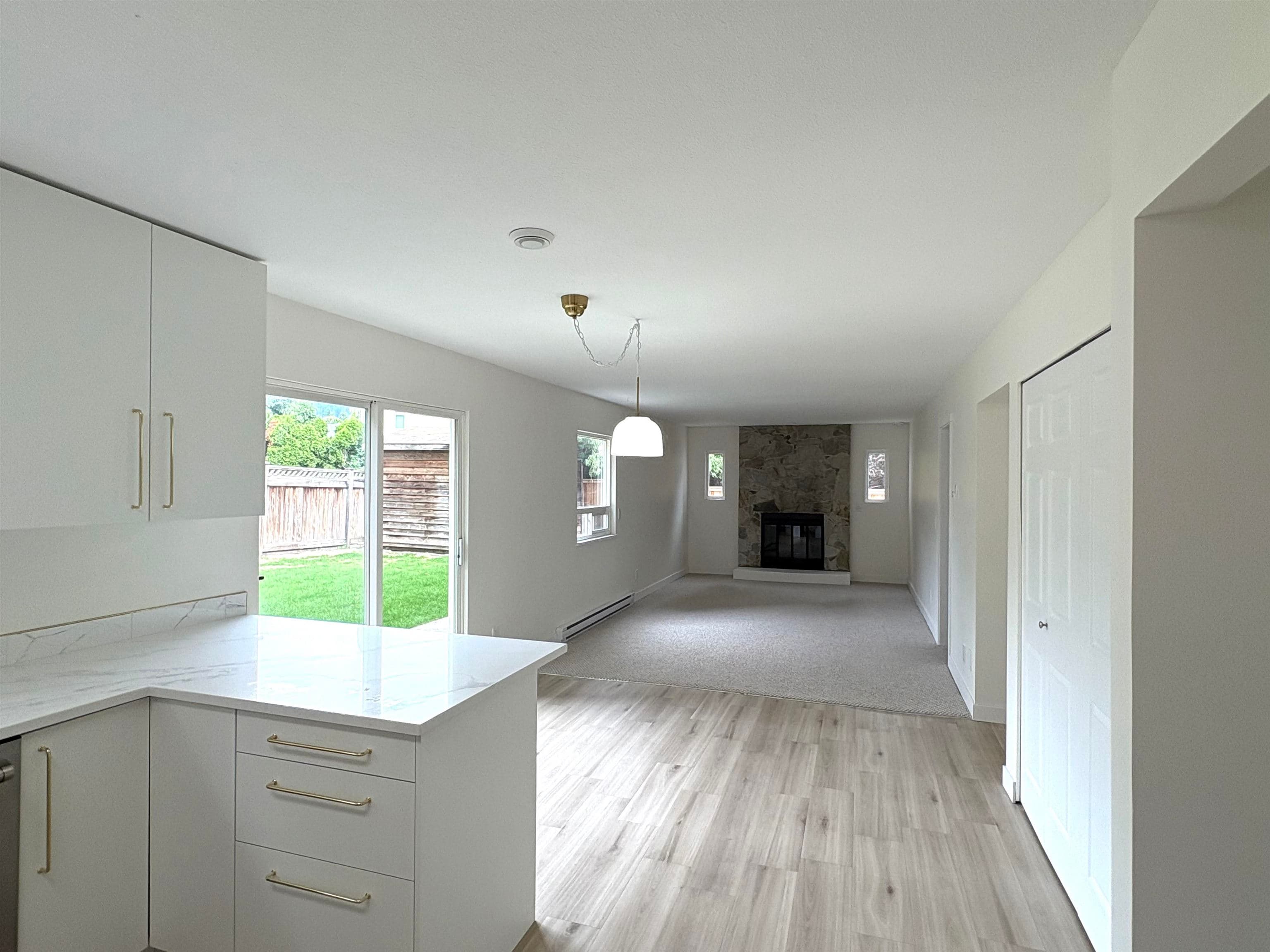 1047 Cornwall Drive, Port Coquitlam, V3B 5X2 — photo 5