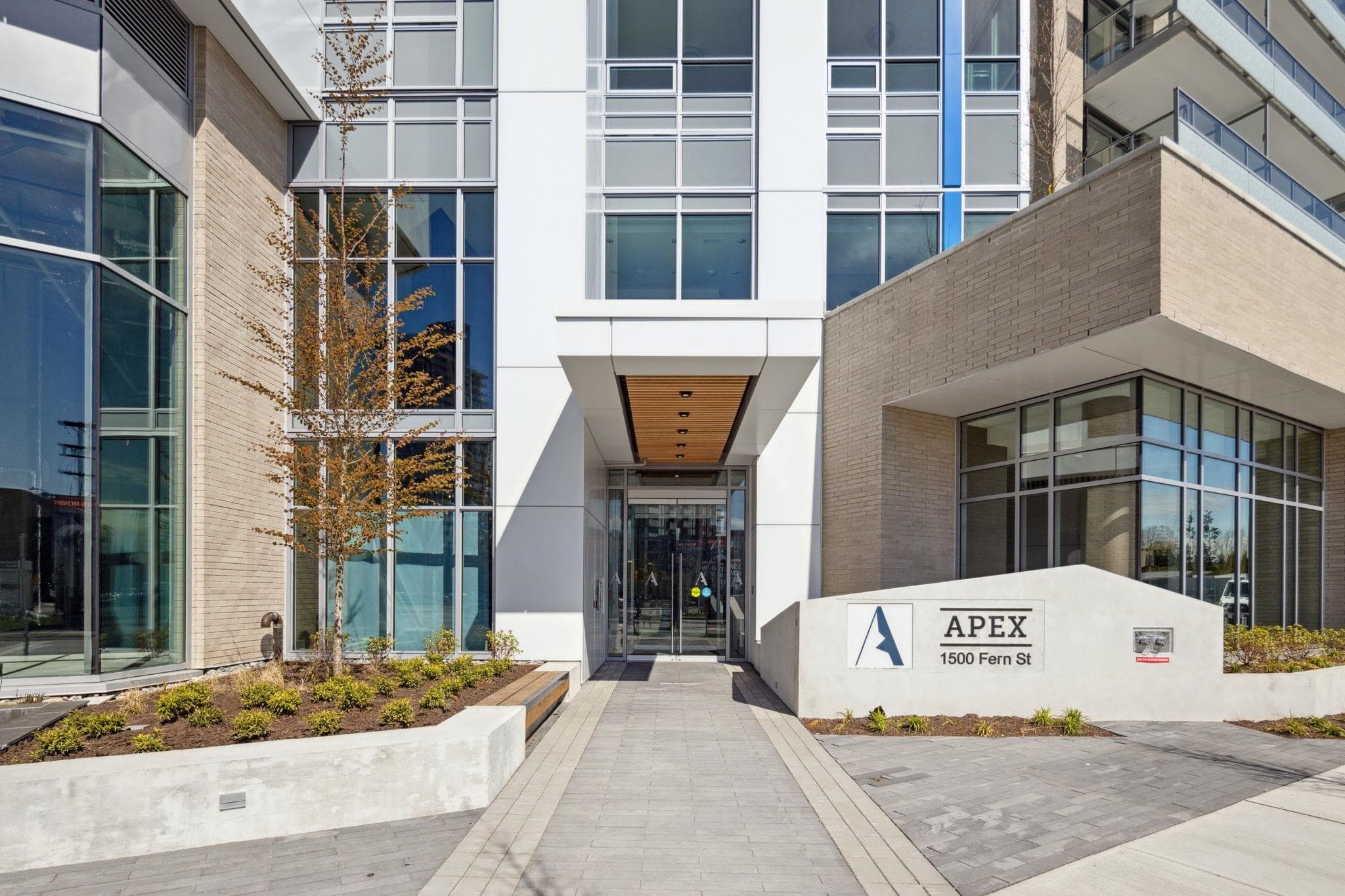 805 - 1500 Fern Street, North Vancouver, V7J 0E6 — photo 3