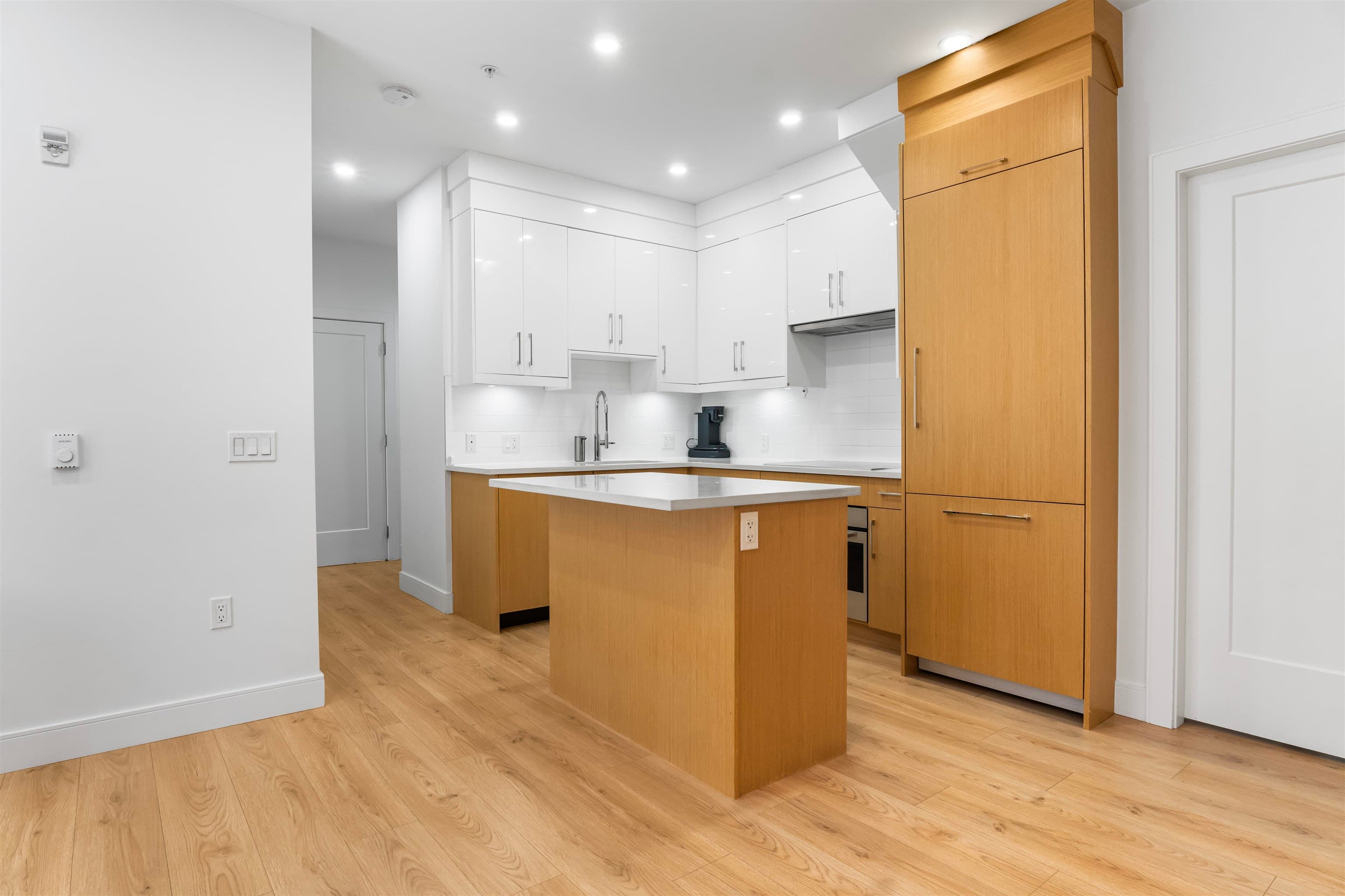 106 - 7131 17th Avenue, Burnaby, V3N 1K8 — photo 5
