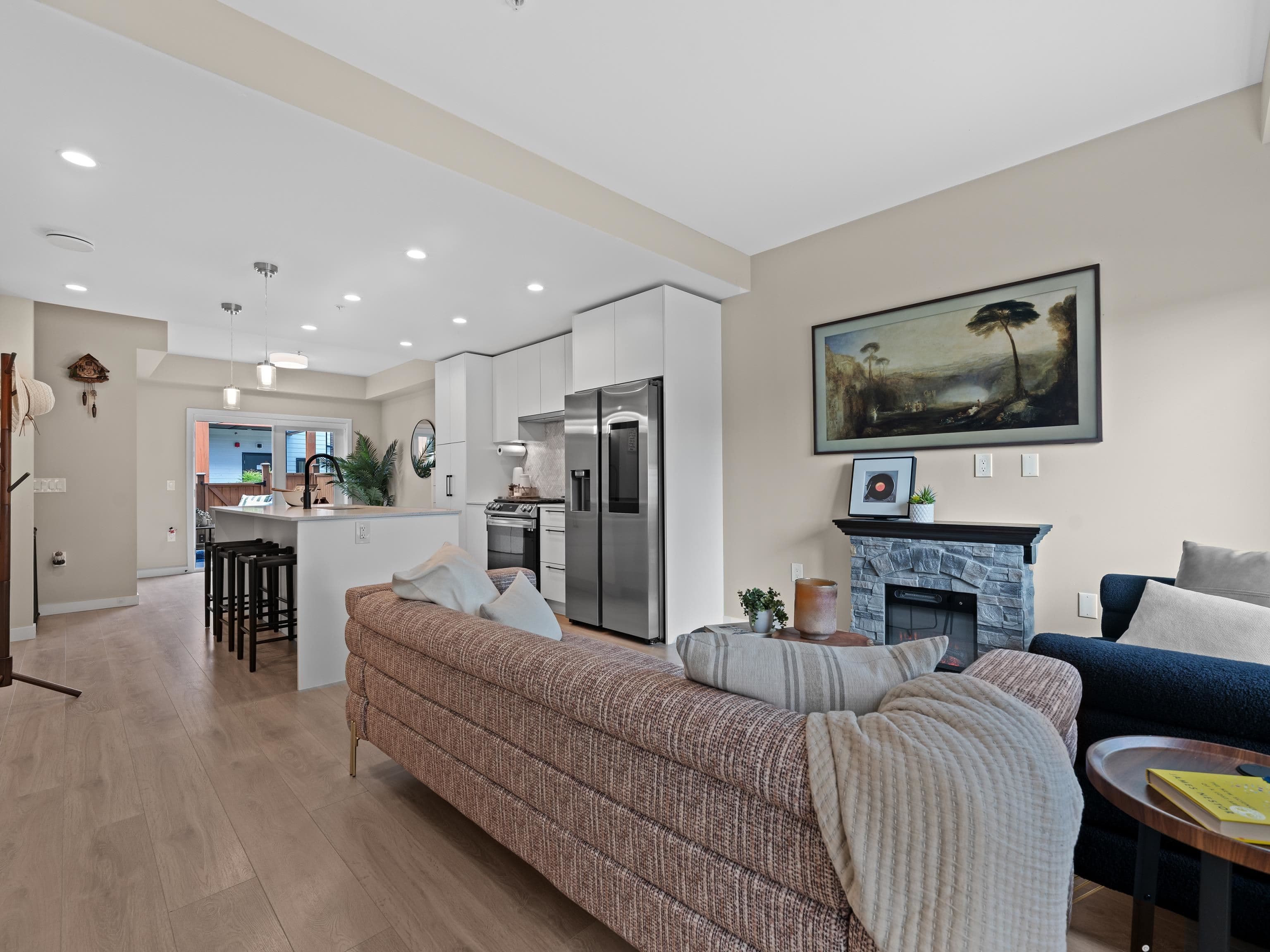 161 - 565 E 2nd Street, North Vancouver, V7L 1E1 — photo 3