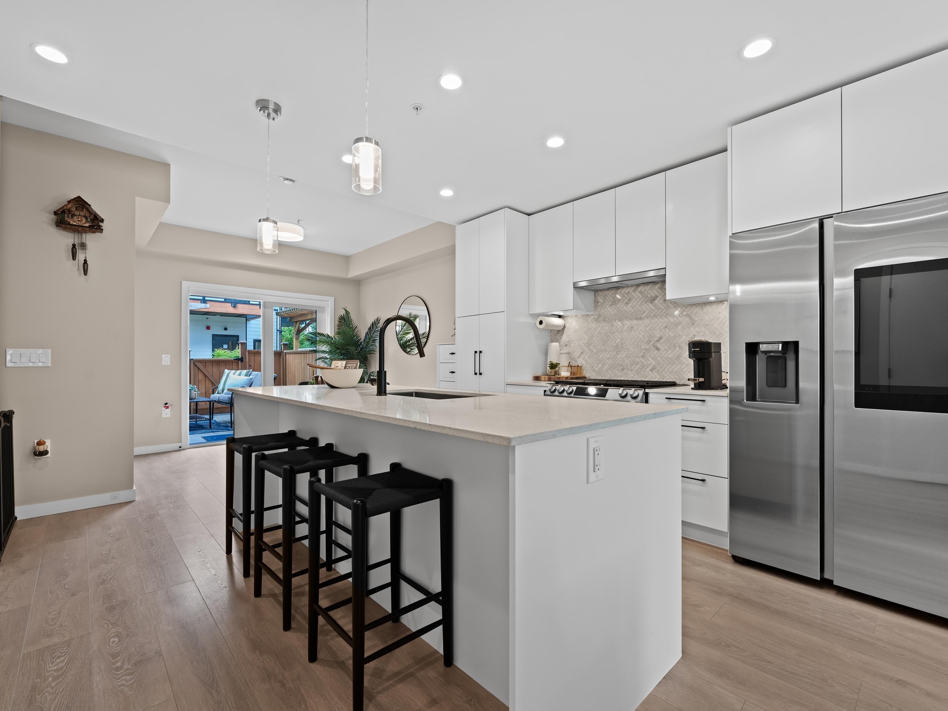 161 - 565 E 2nd Street, North Vancouver, V7L 1E1 — photo 1