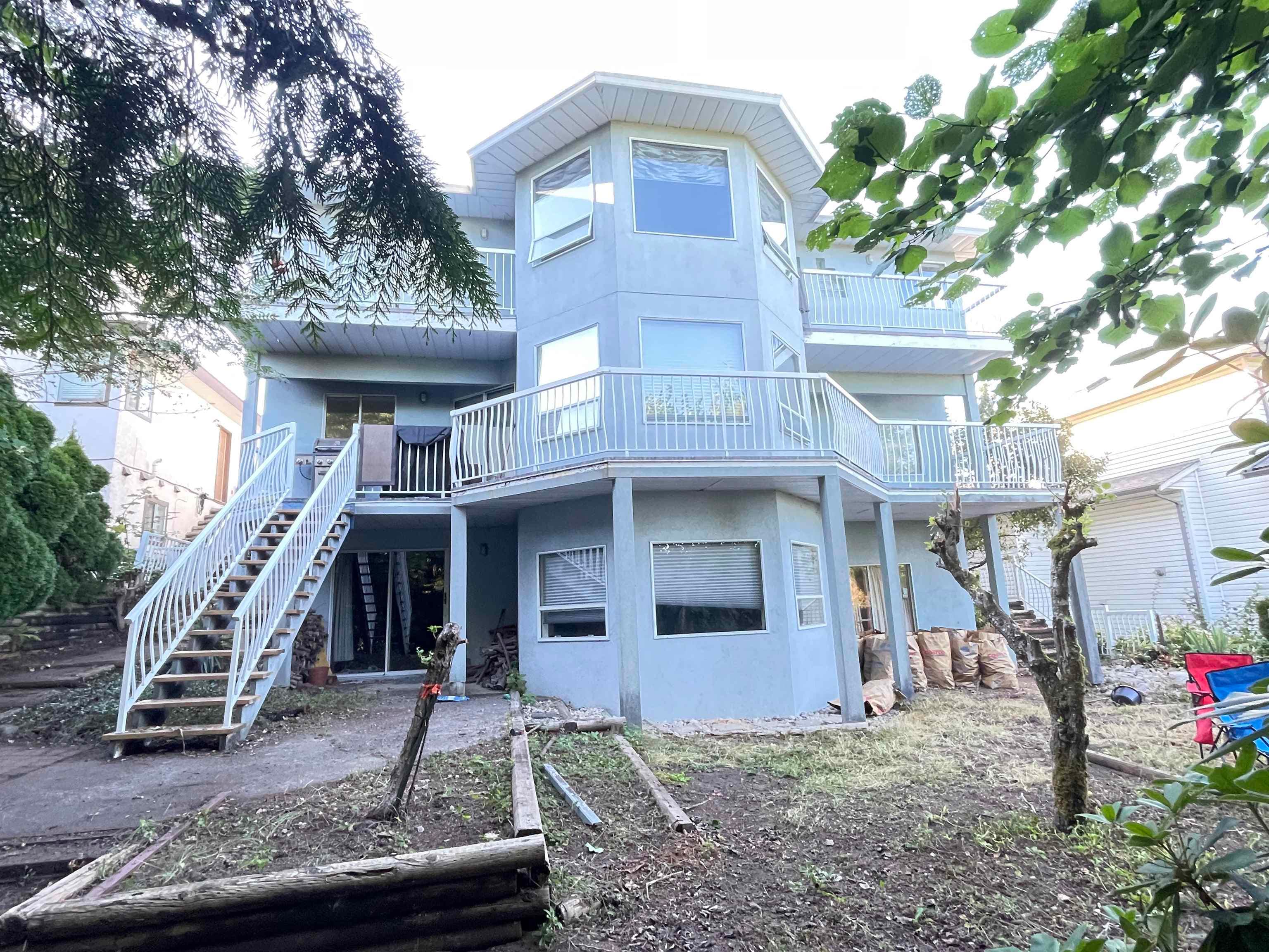 2907 Kalamalka Drive, Coquitlam, V3C 5Z7 — photo 2